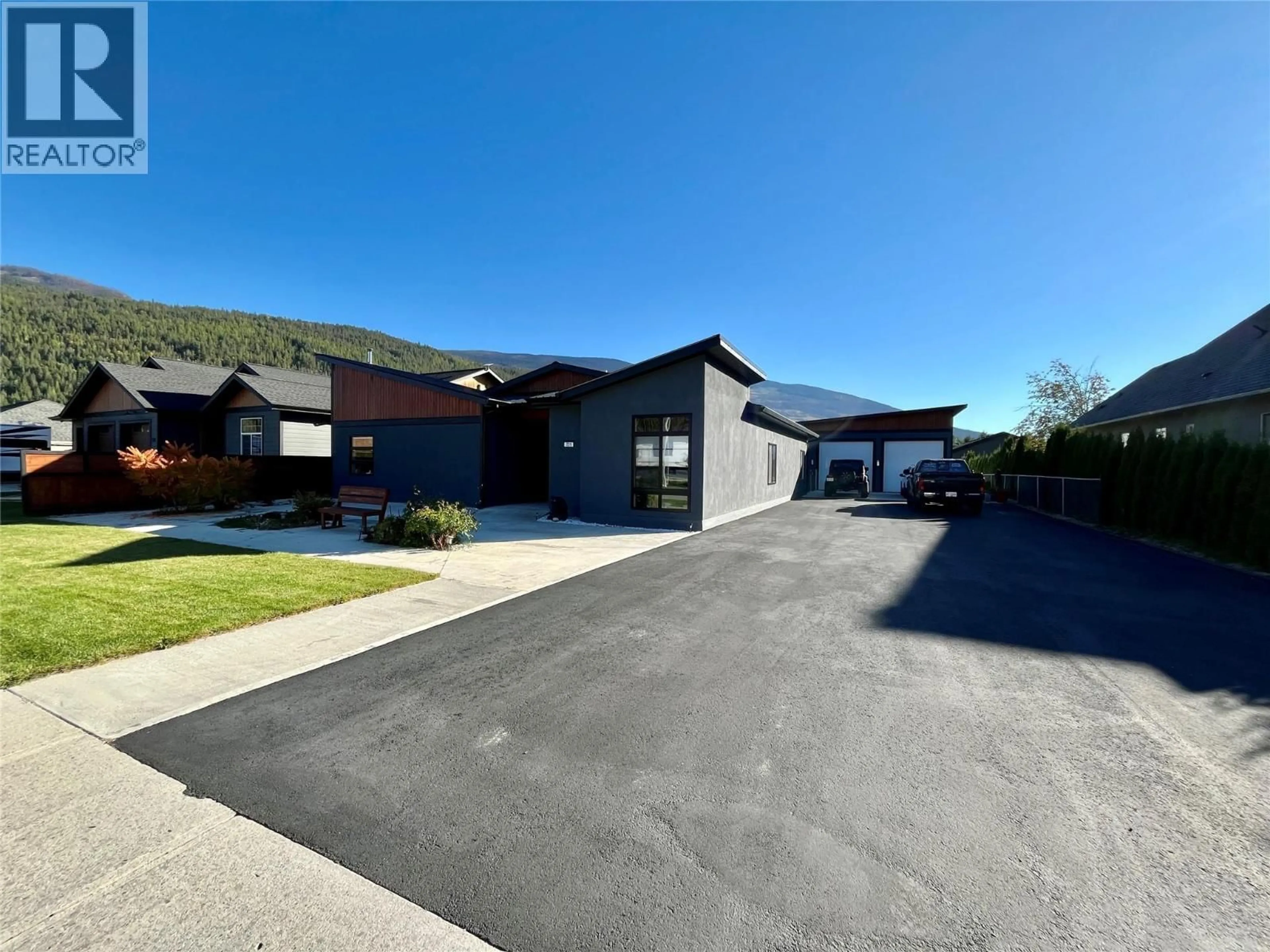 A pic from outside/outdoor area/front of a property/back of a property/a pic from drone, street for 731 PARKSVILLE STREET, Sicamous British Columbia V0E2V0