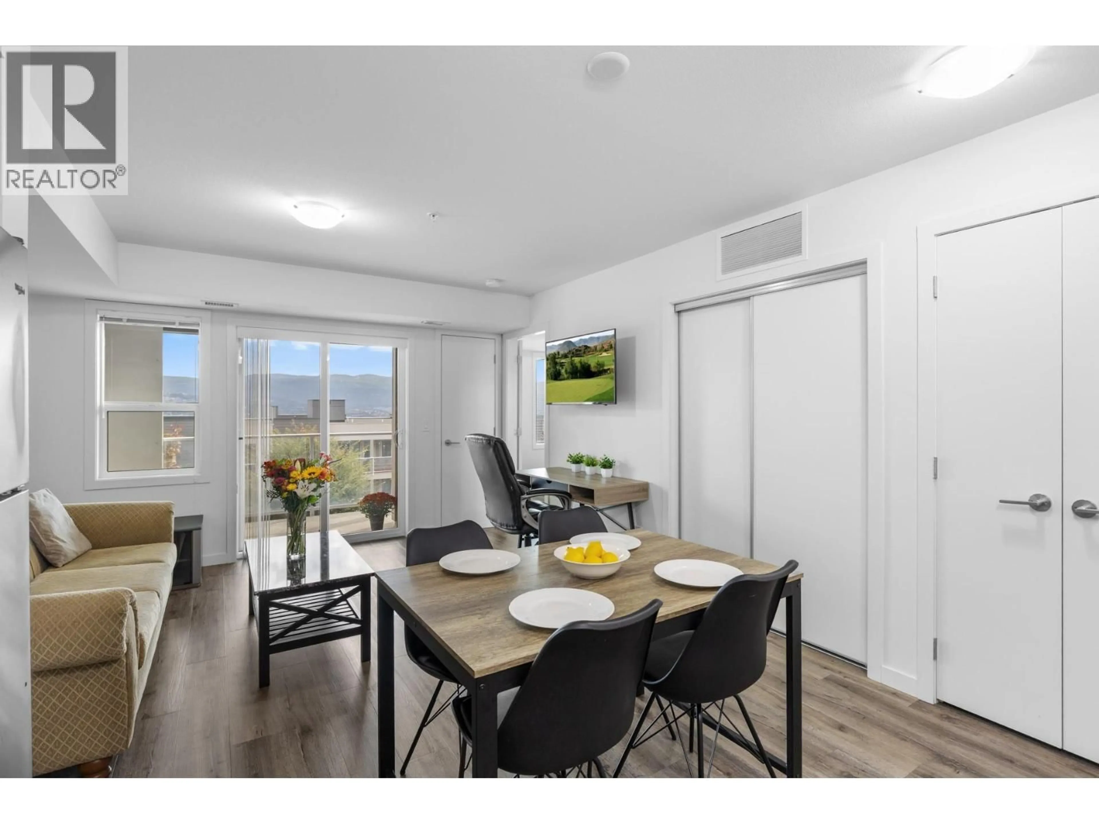 A pic of a room for 203 - 725 ACADEMY WAY, Kelowna British Columbia V1V0B4