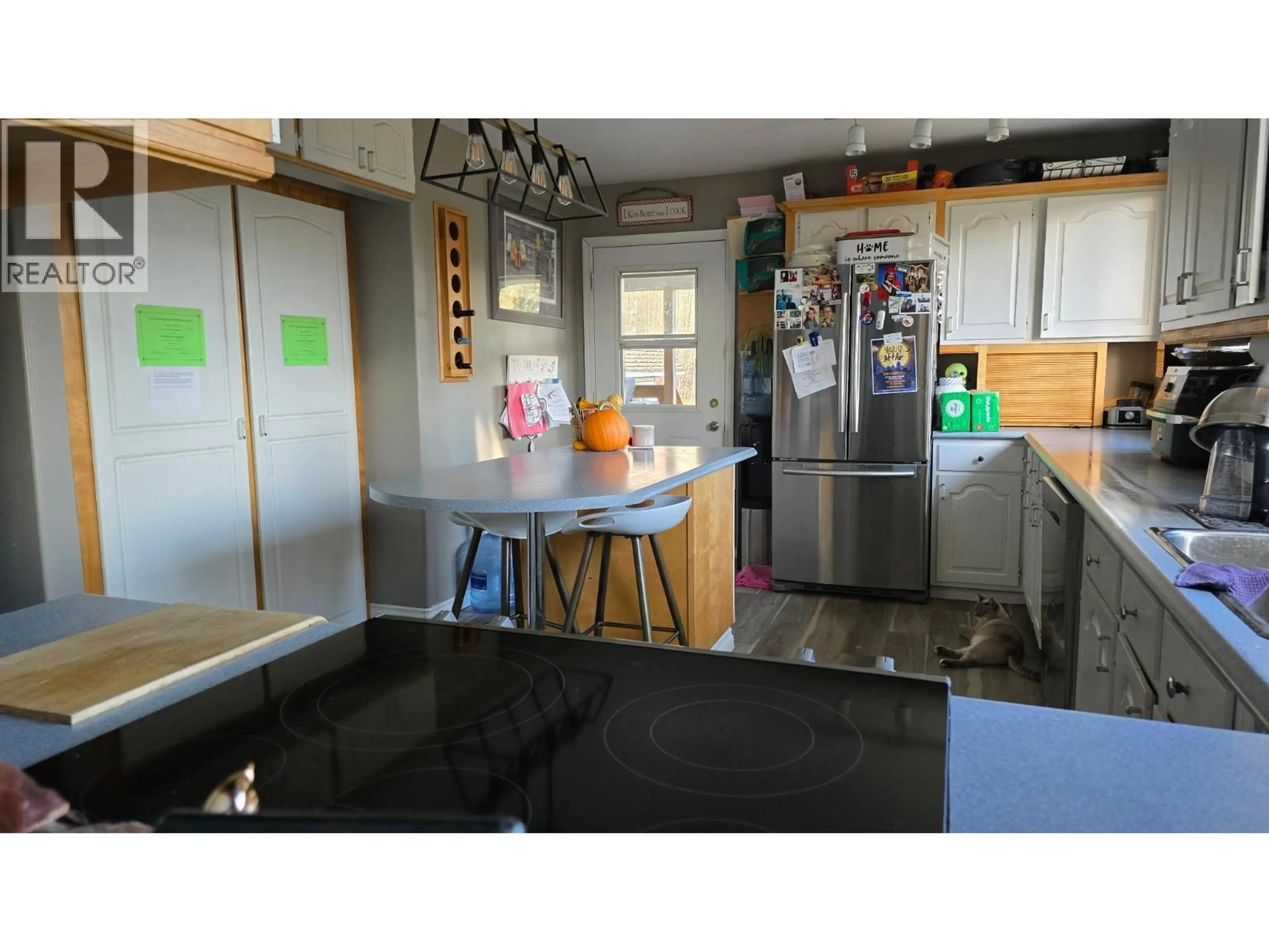 Open concept kitchen, unknown for 6104 KURJATA ROAD, Chetwynd British Columbia V0C1J0