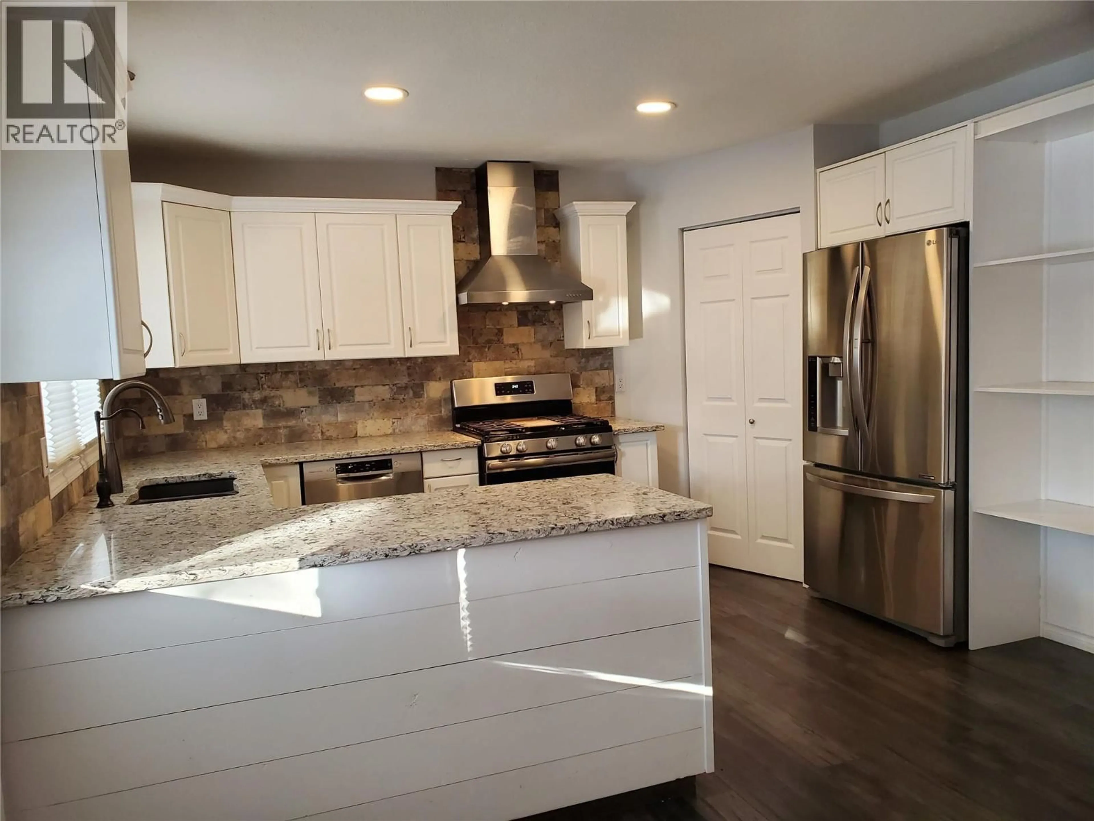Open concept kitchen, unknown for 1700 30 STREET, Vernon British Columbia V1T5C3