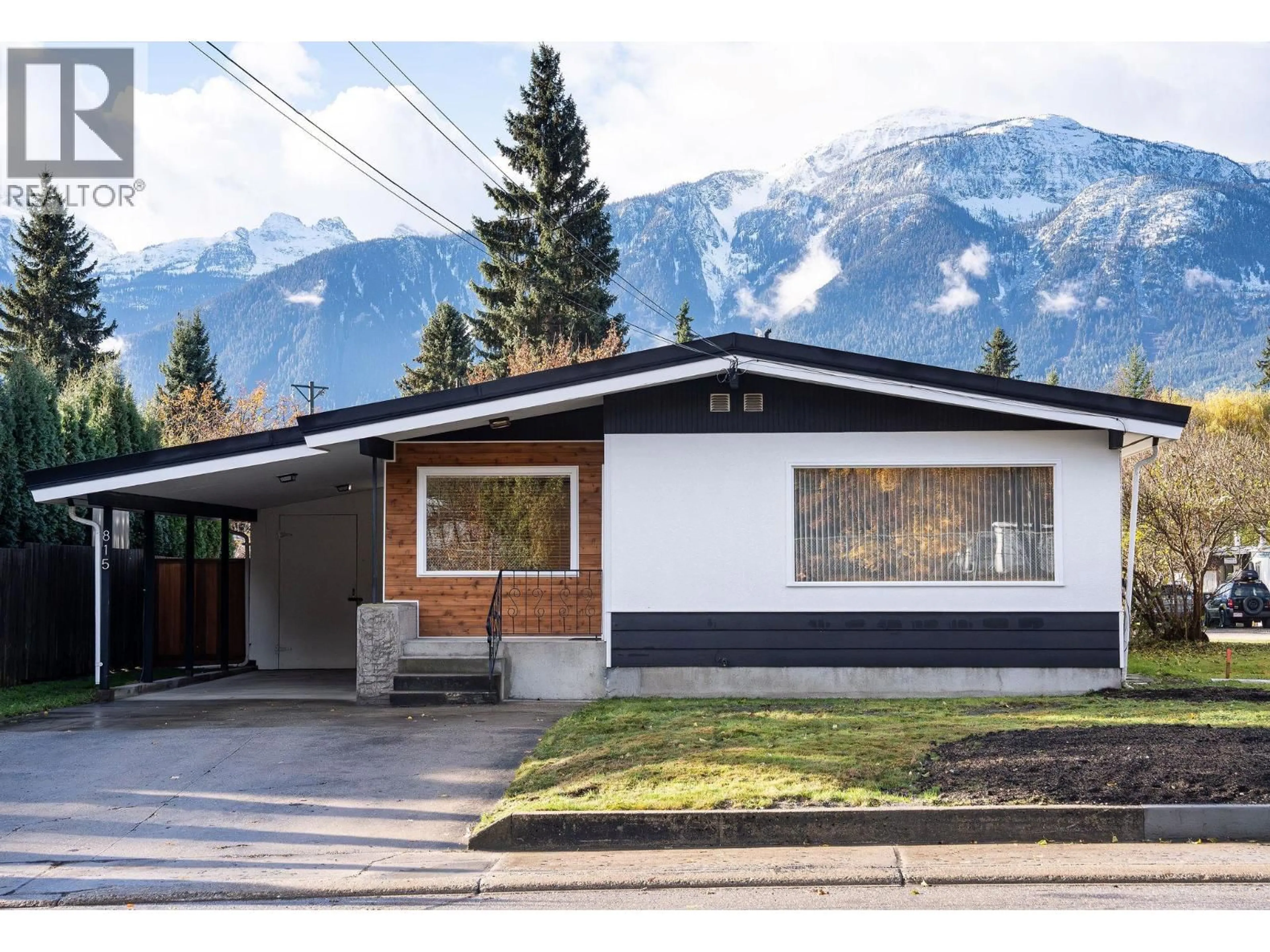 Home with vinyl exterior material, mountain view for 815 FOURTH STREET EAST, Revelstoke British Columbia V0E2S0