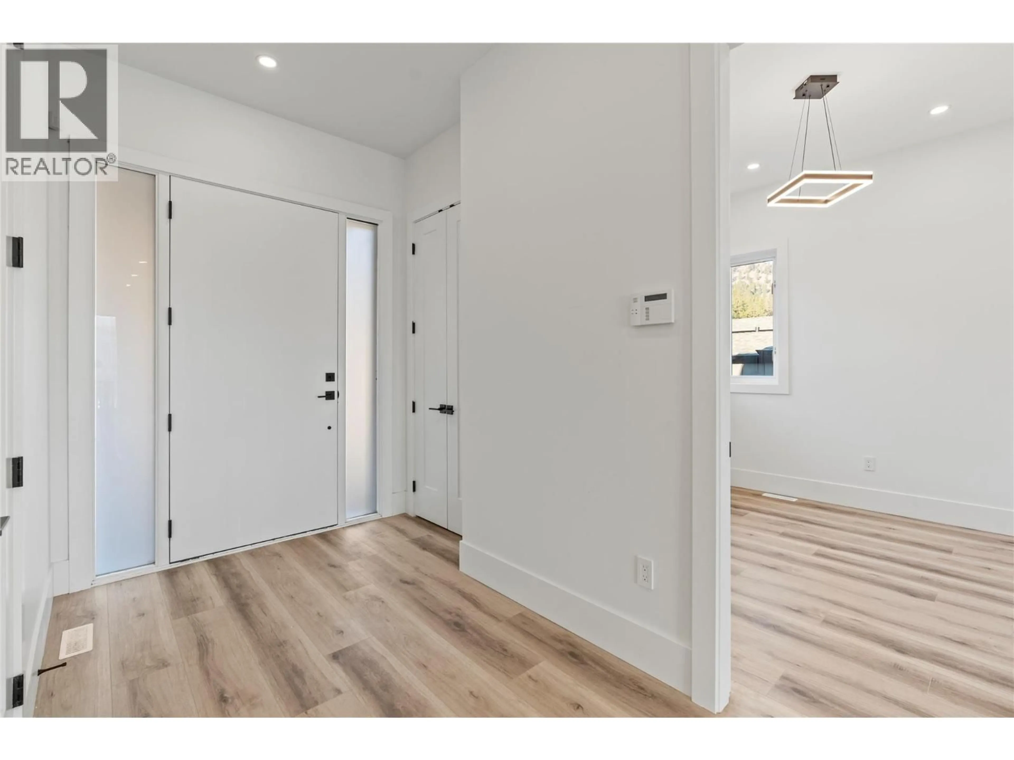 Indoor entryway for 8948 TAVISTOCK ROAD, Vernon British Columbia V1H2L4