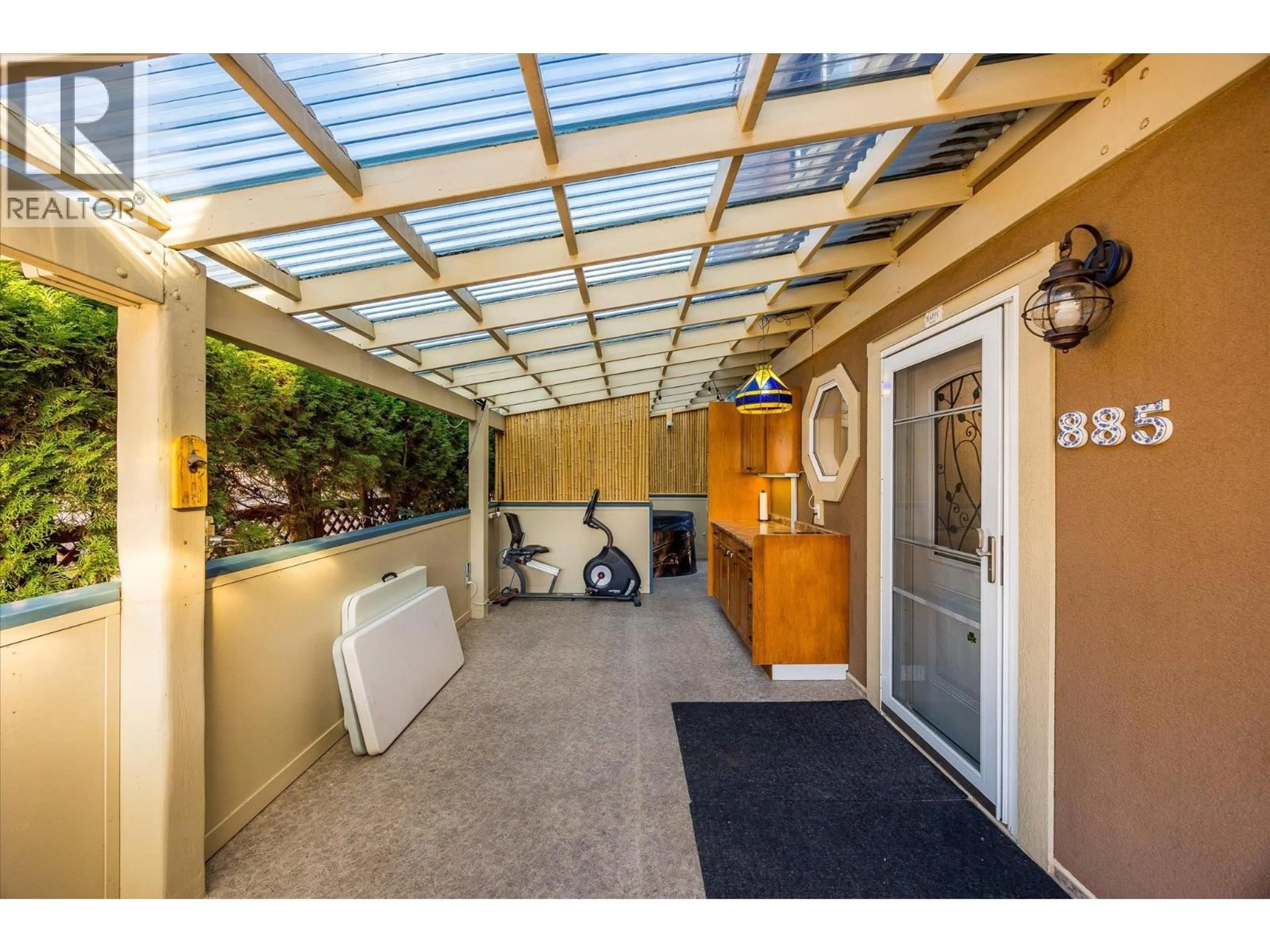 Unknown for 885 PATTERSON AVENUE, Kelowna British Columbia V1Y5C9
