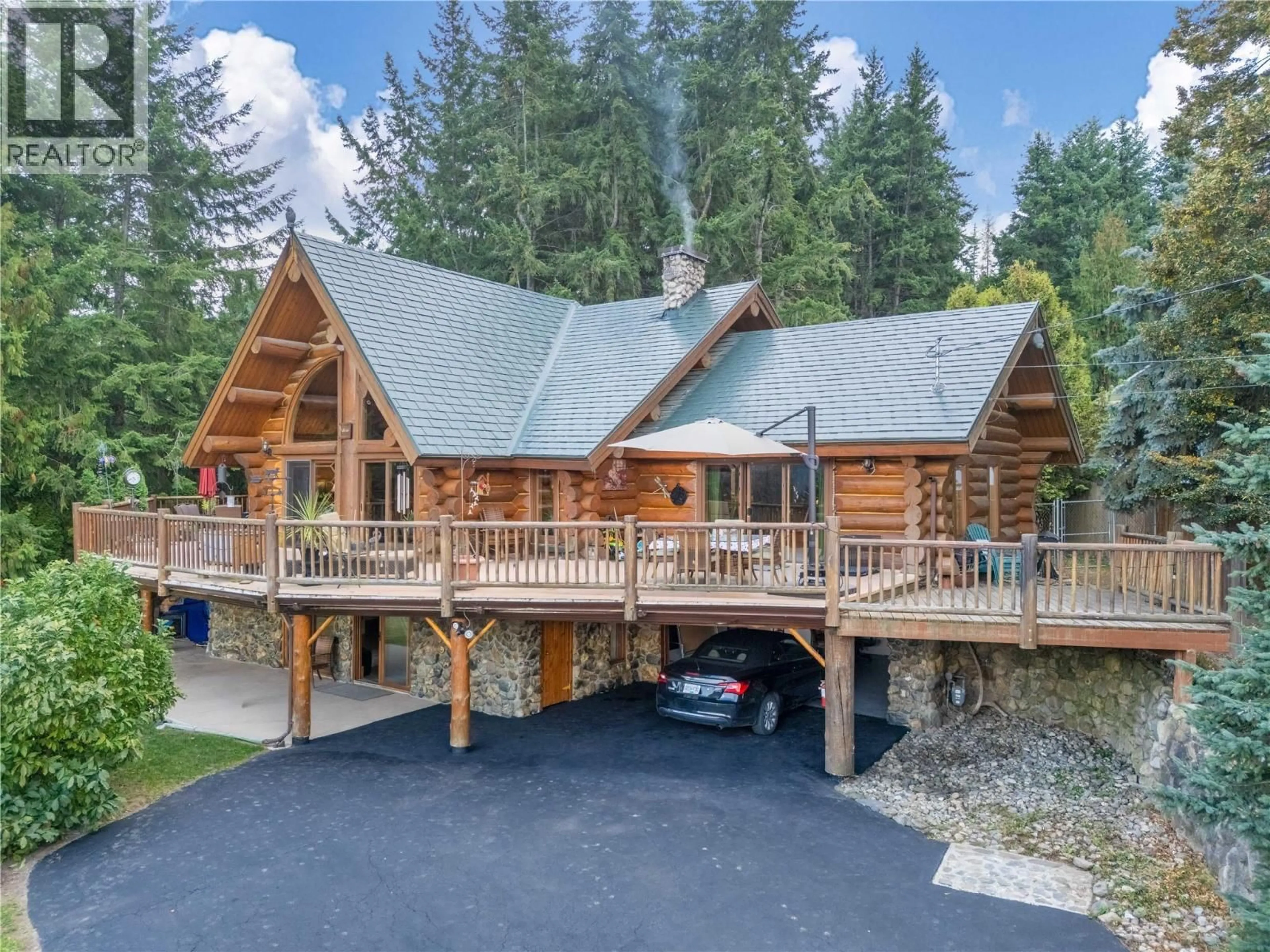 A pic from outside/outdoor area/front of a property/back of a property/a pic from drone, unknown for 2462 LEISURE ROAD, Blind Bay British Columbia V0E1H1