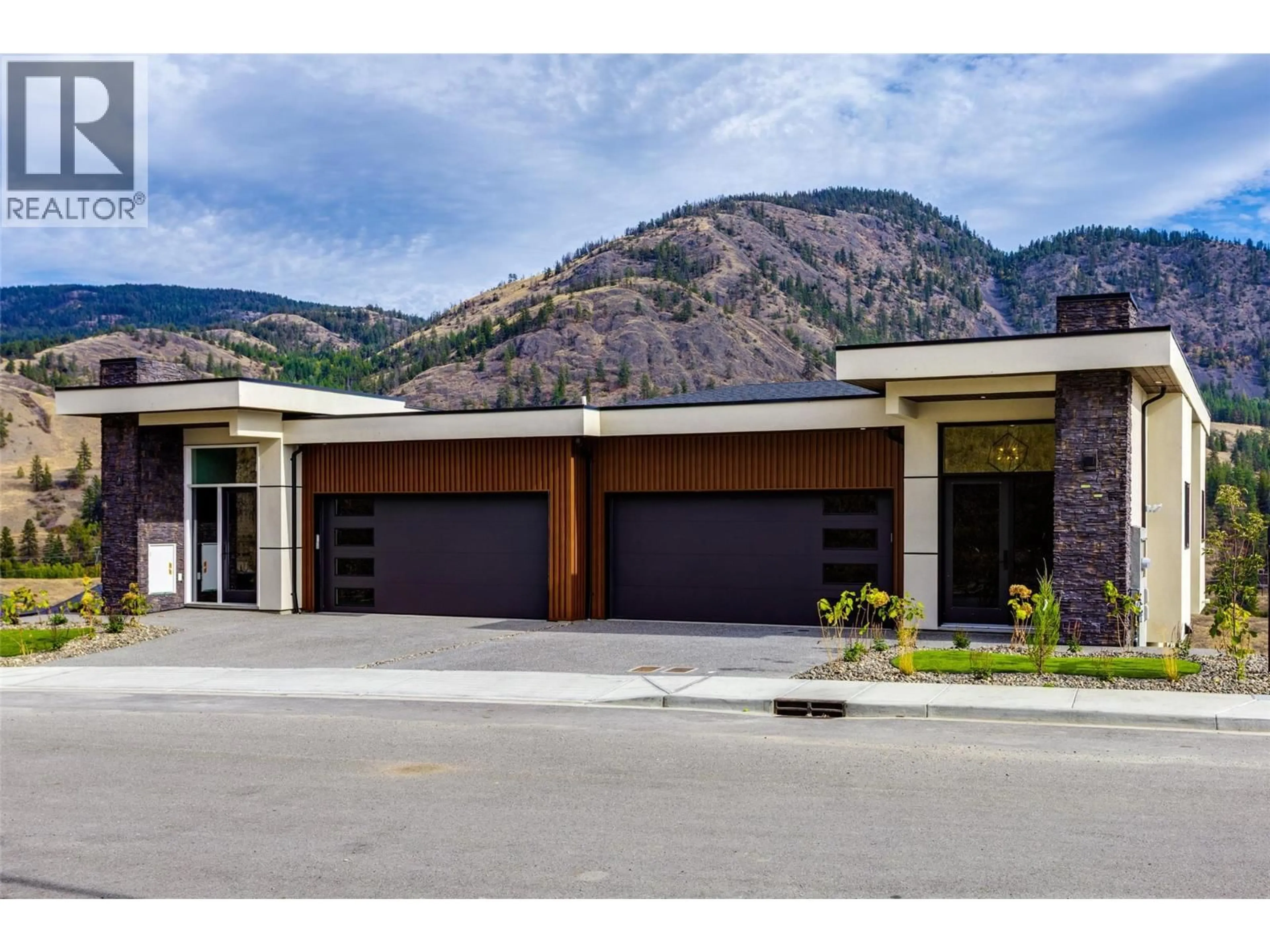 Indoor garage for 1123 GREENOCK COURT, Kelowna British Columbia V1P1R6