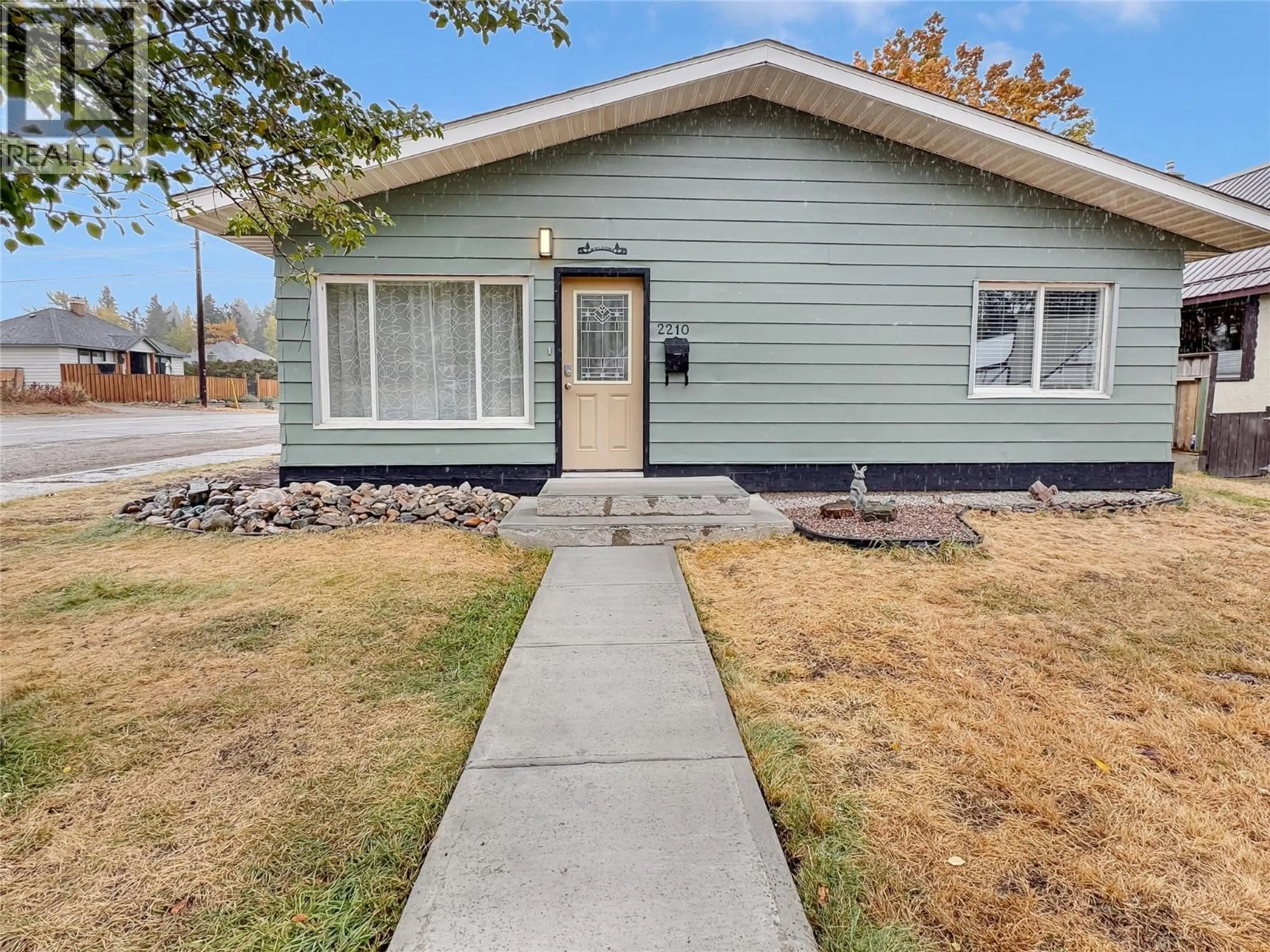 Home with vinyl exterior material, street for 2210 WARREN AVENUE, Kimberley British Columbia V1A1S9