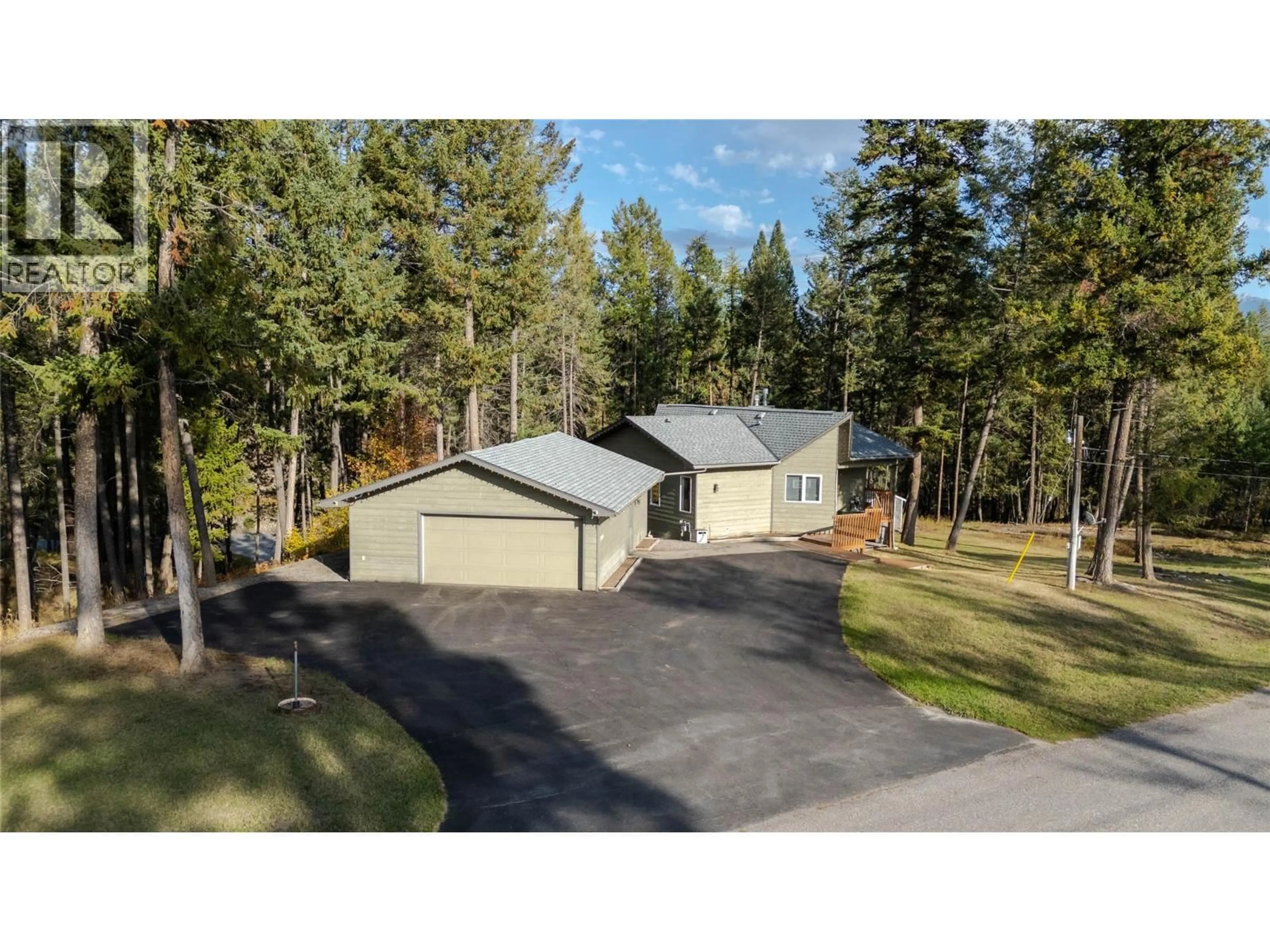 A pic from outside/outdoor area/front of a property/back of a property/a pic from drone, unknown for 7250 OLSEN ROAD, Jaffray British Columbia V0B1T0