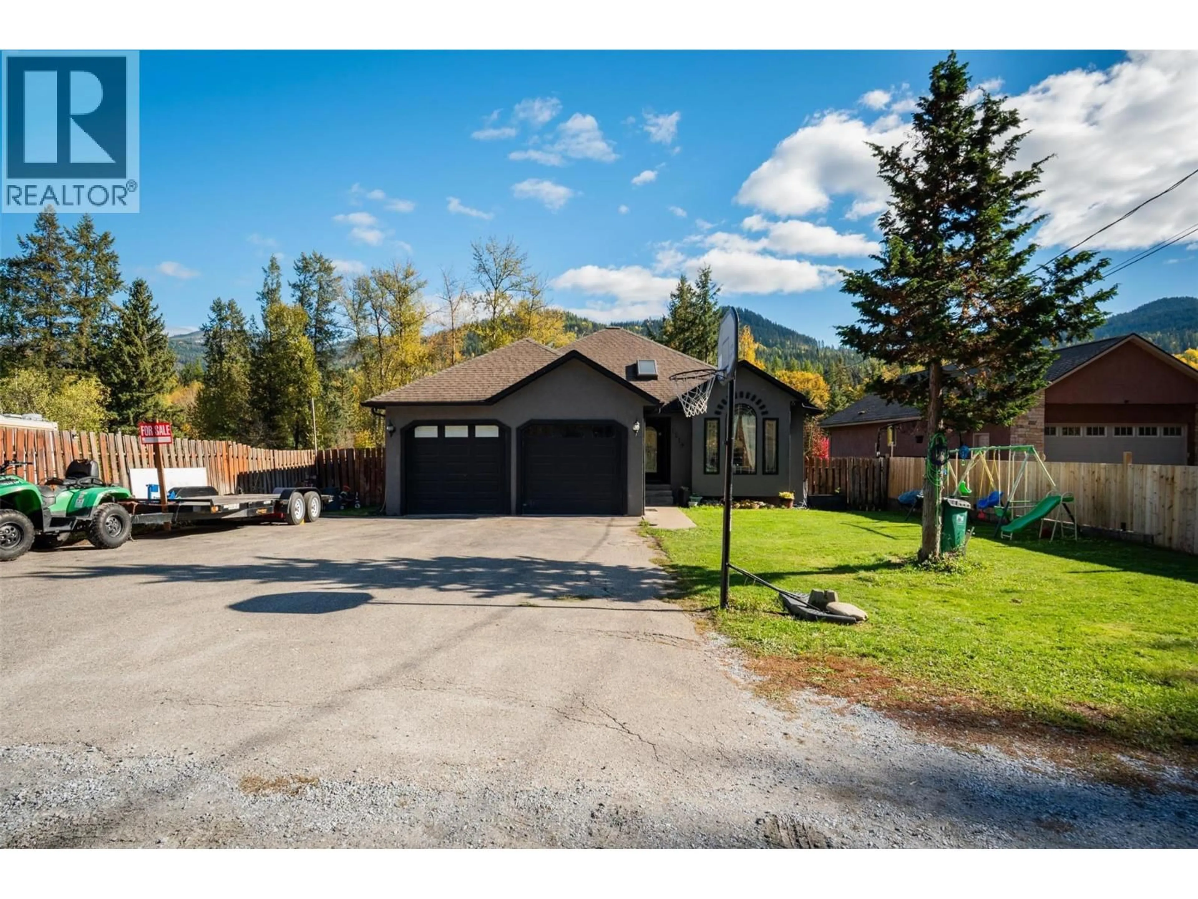 A pic from outside/outdoor area/front of a property/back of a property/a pic from drone, mountain view for 1518 3B HIGHWAY, Fruitvale British Columbia V0G1L1