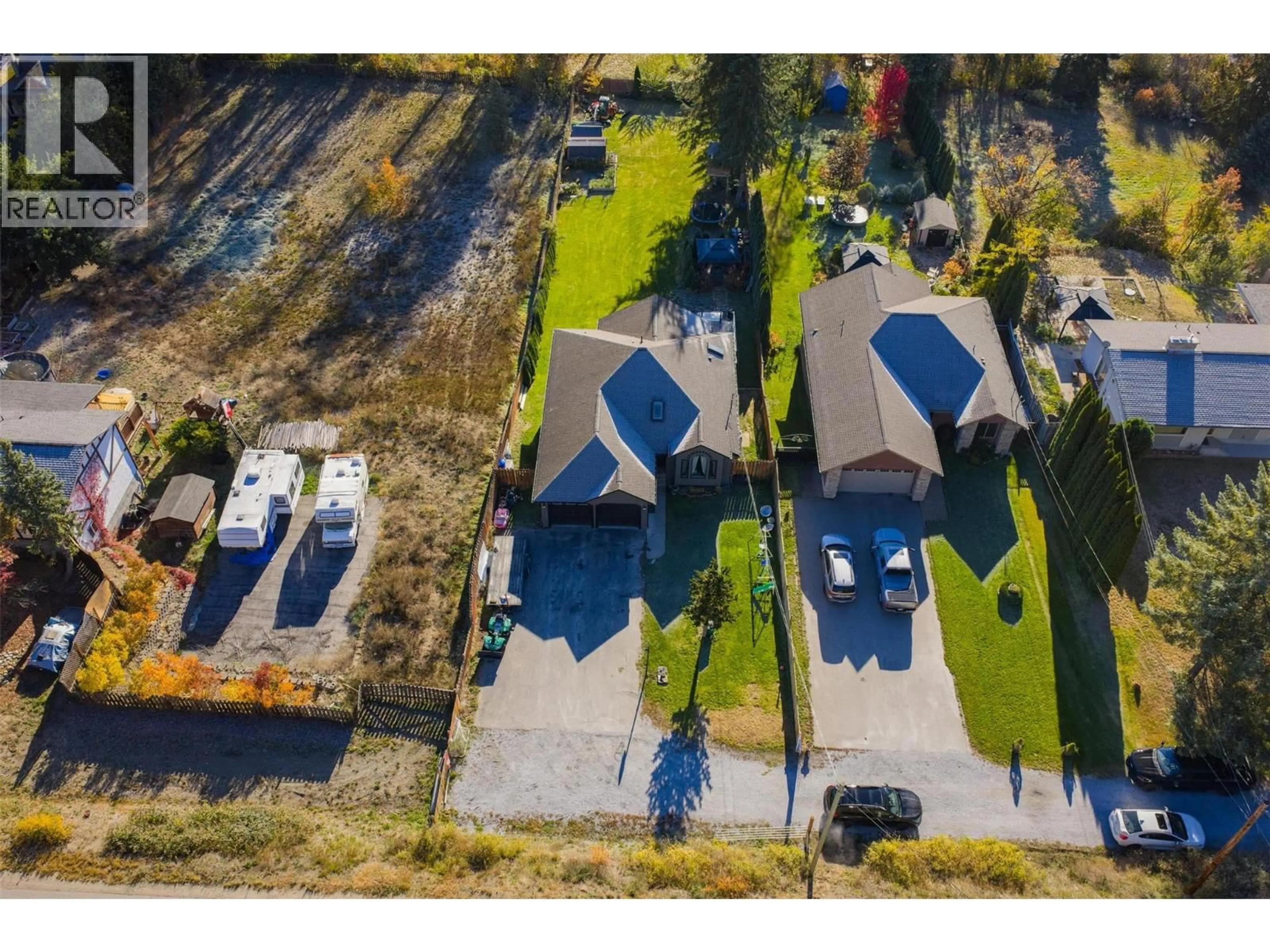 A pic from outside/outdoor area/front of a property/back of a property/a pic from drone, street for 1518 3B HIGHWAY, Fruitvale British Columbia V0G1L1
