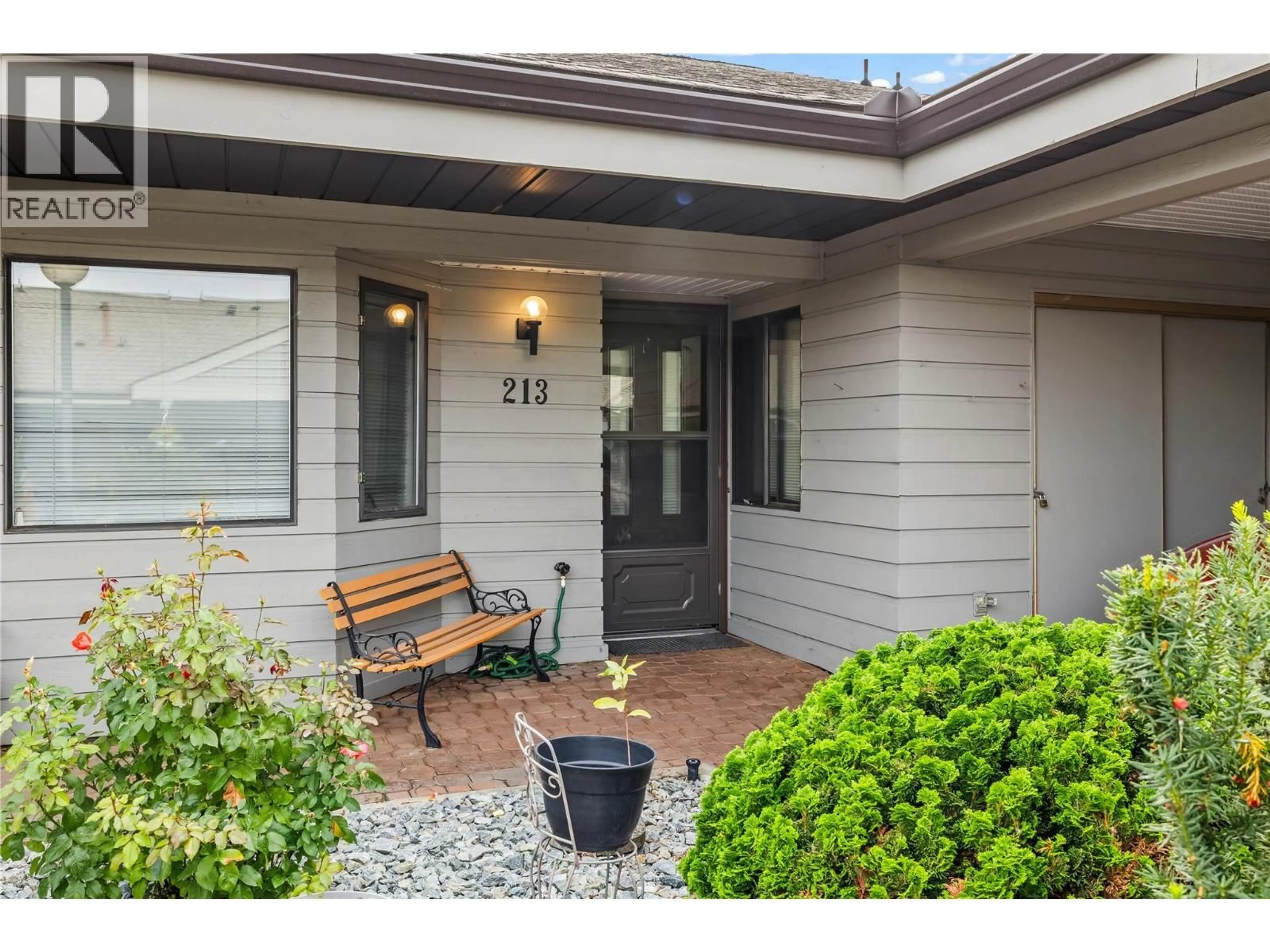 Indoor entryway for 213 - 1765 LECKIE ROAD, Kelowna British Columbia V1X6X5