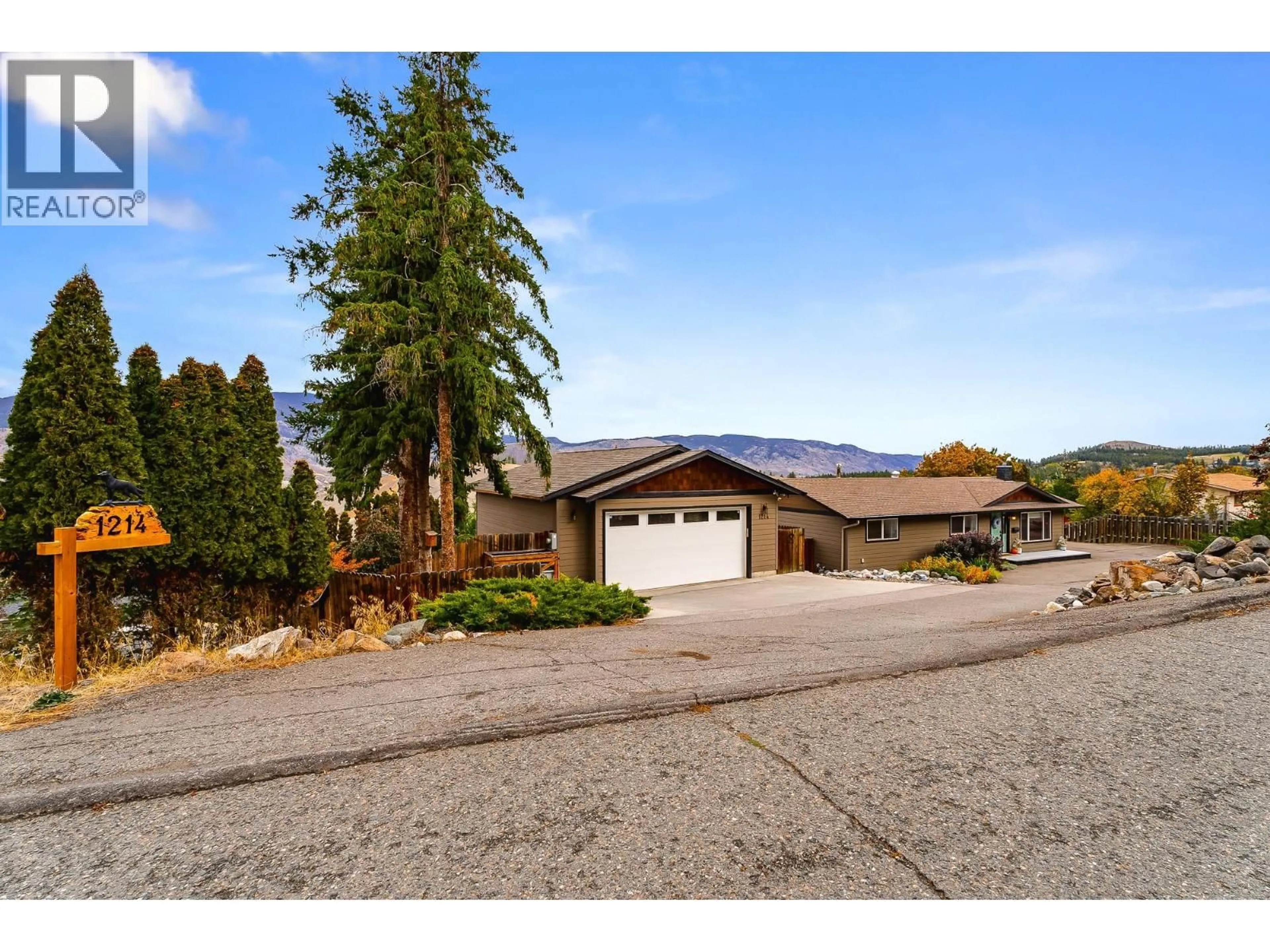 A pic from outside/outdoor area/front of a property/back of a property/a pic from drone, unknown for 1214 BELAIR DRIVE, Kamloops British Columbia V2C5G4