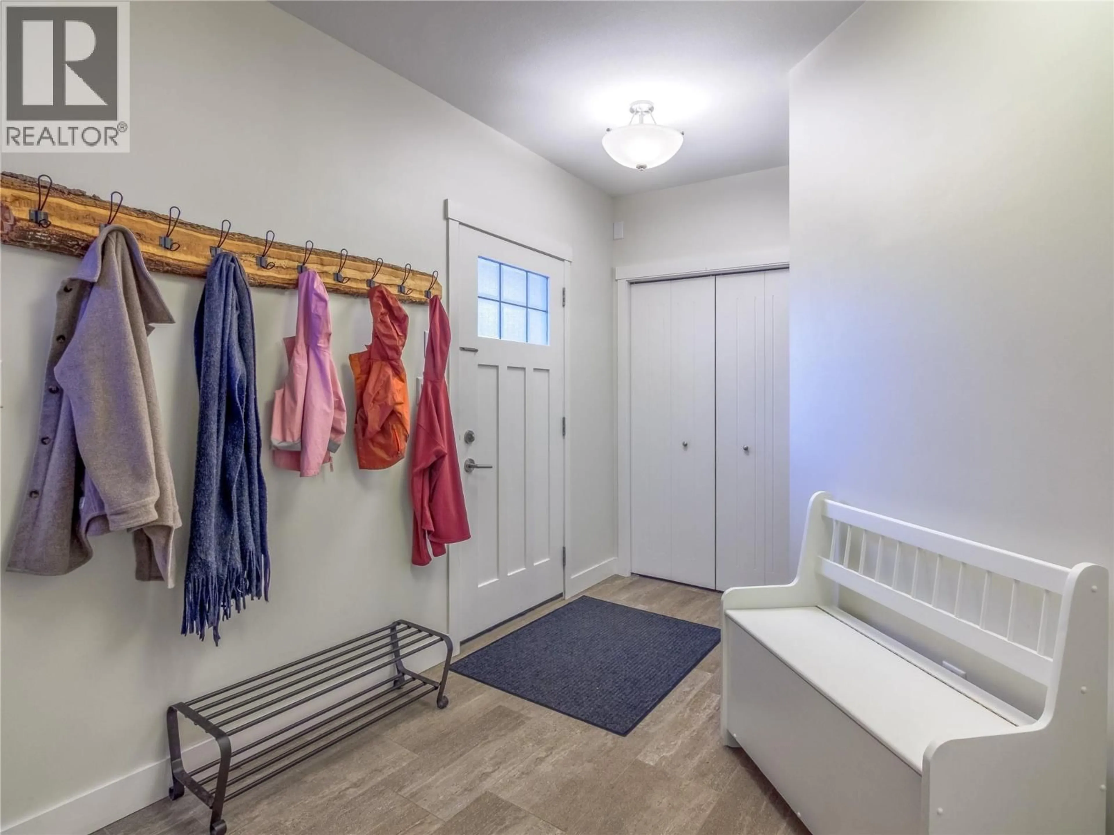 Indoor entryway for 128 - 1115 HOLDEN ROAD, Penticton British Columbia V2A0B7