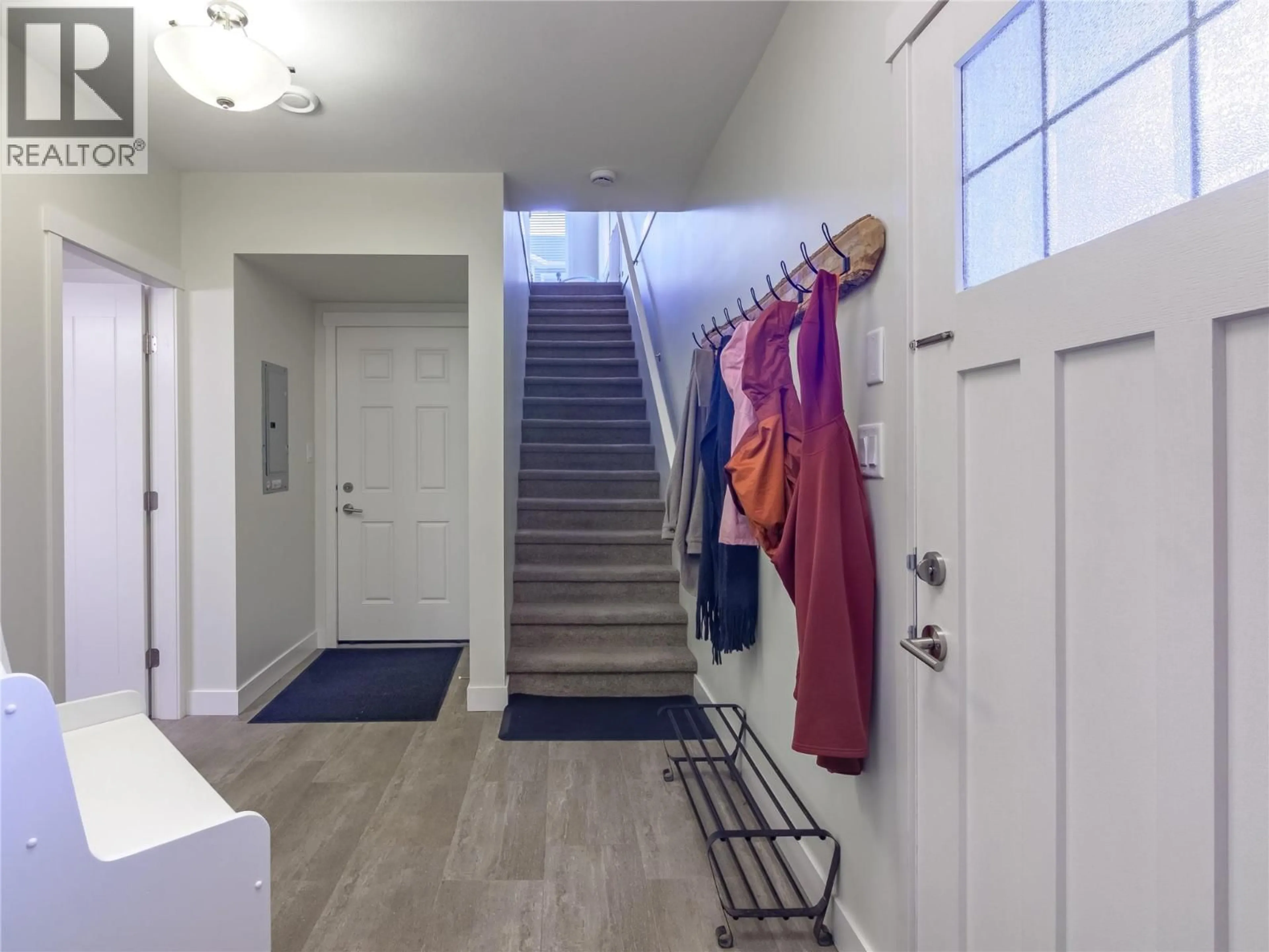 Indoor entryway for 128 - 1115 HOLDEN ROAD, Penticton British Columbia V2A0B7