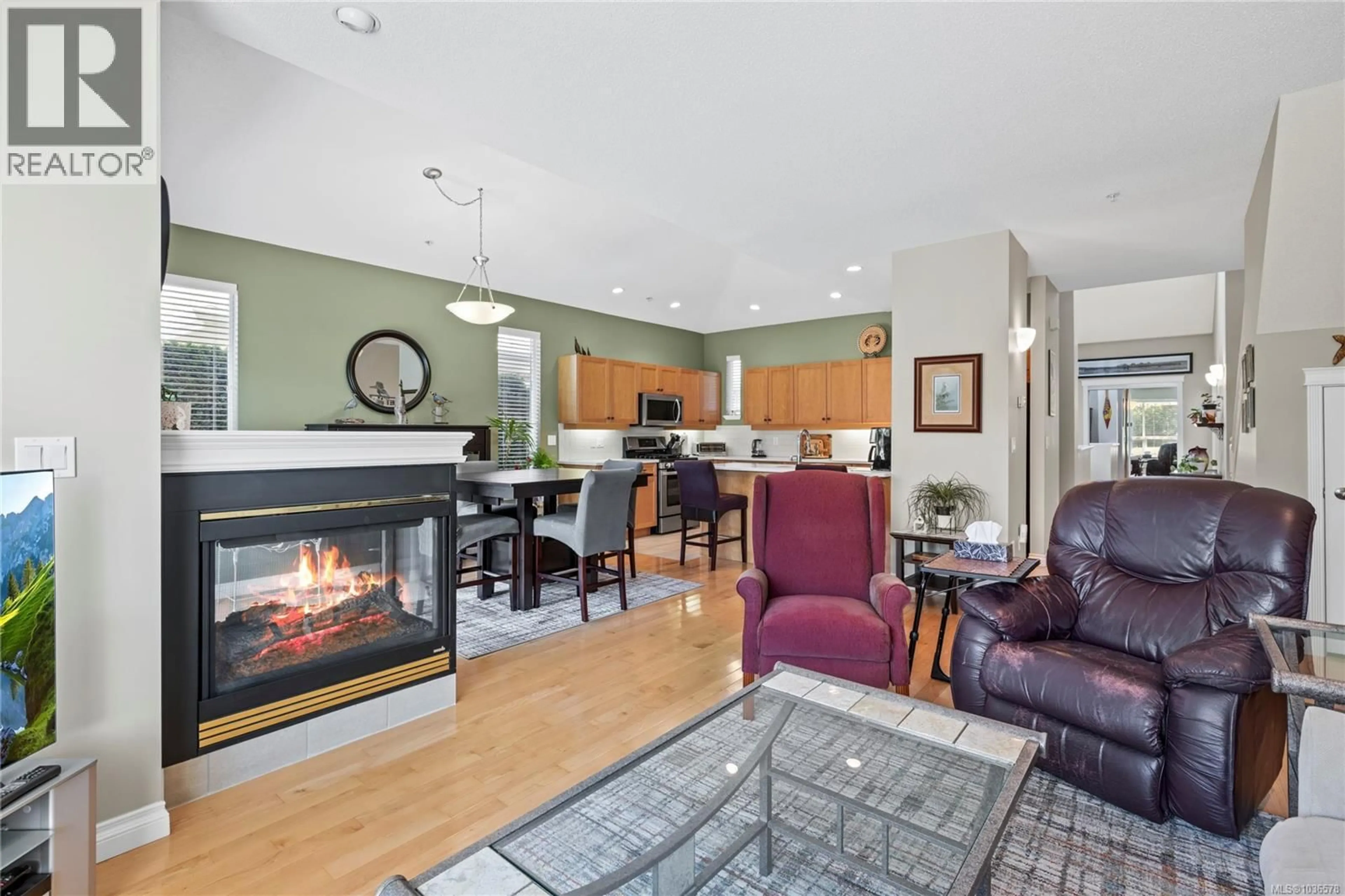 Living room with furniture, unknown for 114 - 730 BARCLAY CRESCENT, French Creek British Columbia V9P2Z3