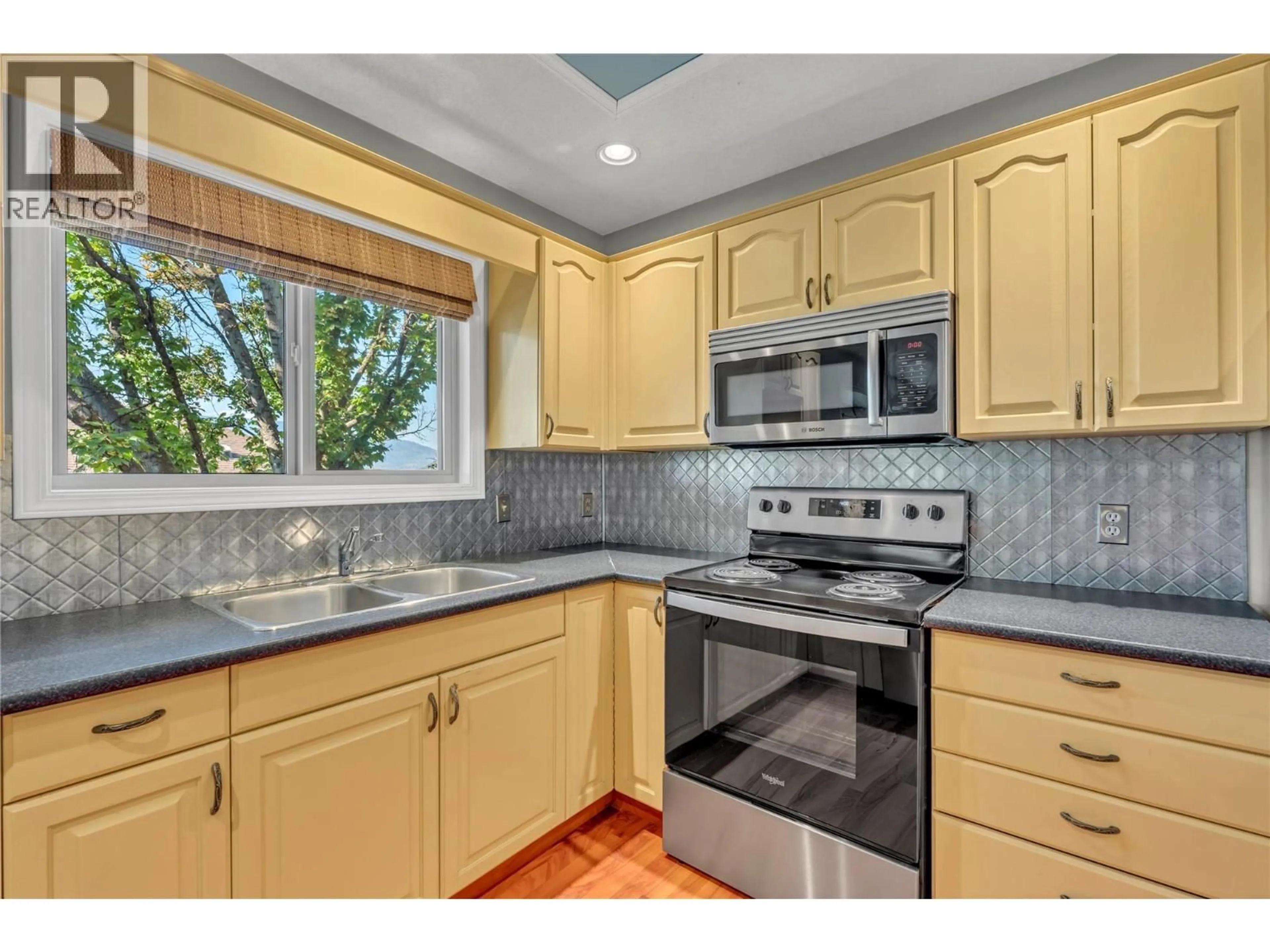 Standard kitchen, ceramic/tile floor for 198 WESTVIEW DRIVE, Penticton British Columbia V2A7Y7