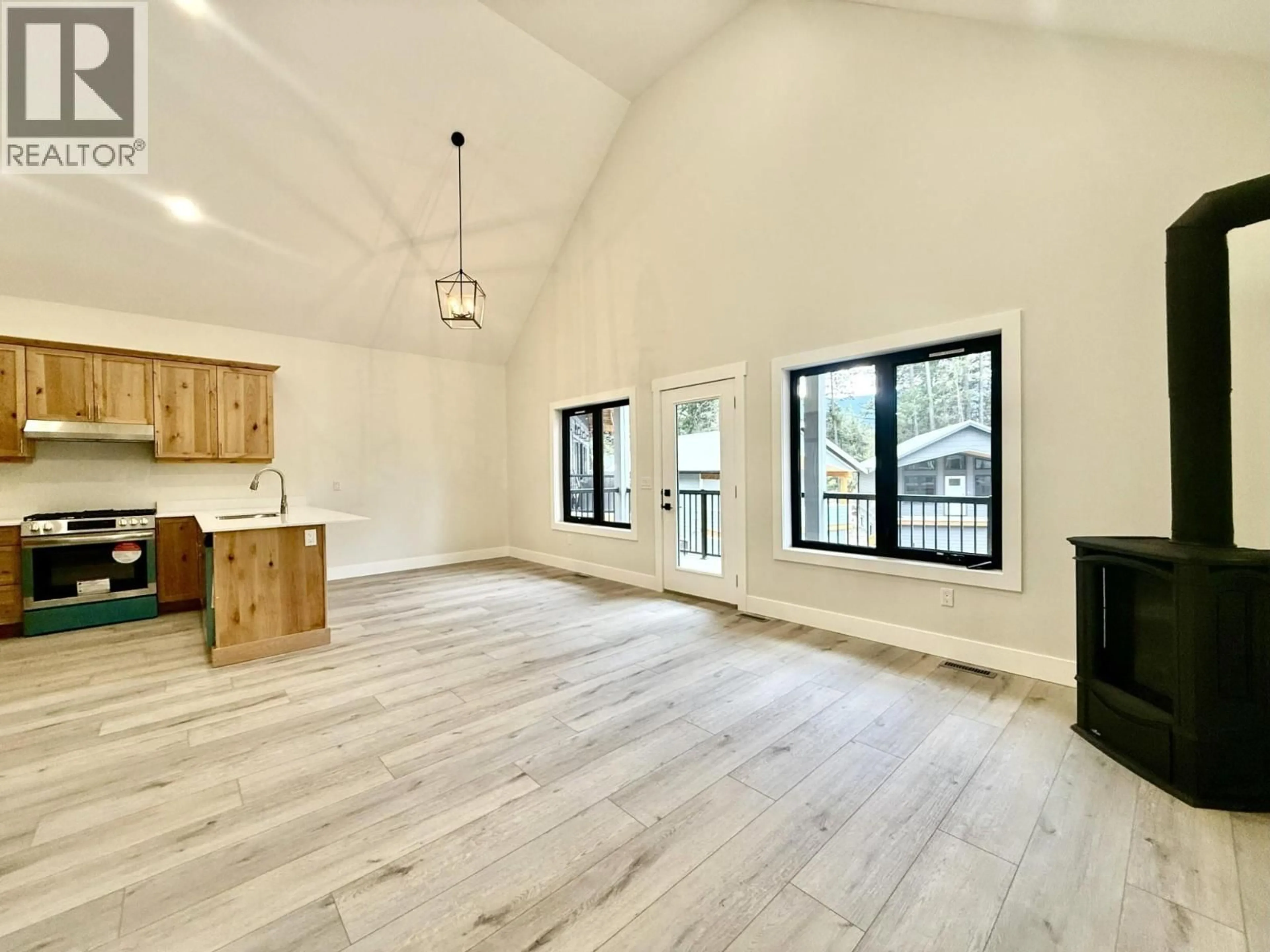 A pic of a room for 4 - 1938 FOXWOOD TRAIL, Windermere British Columbia V0B2L2