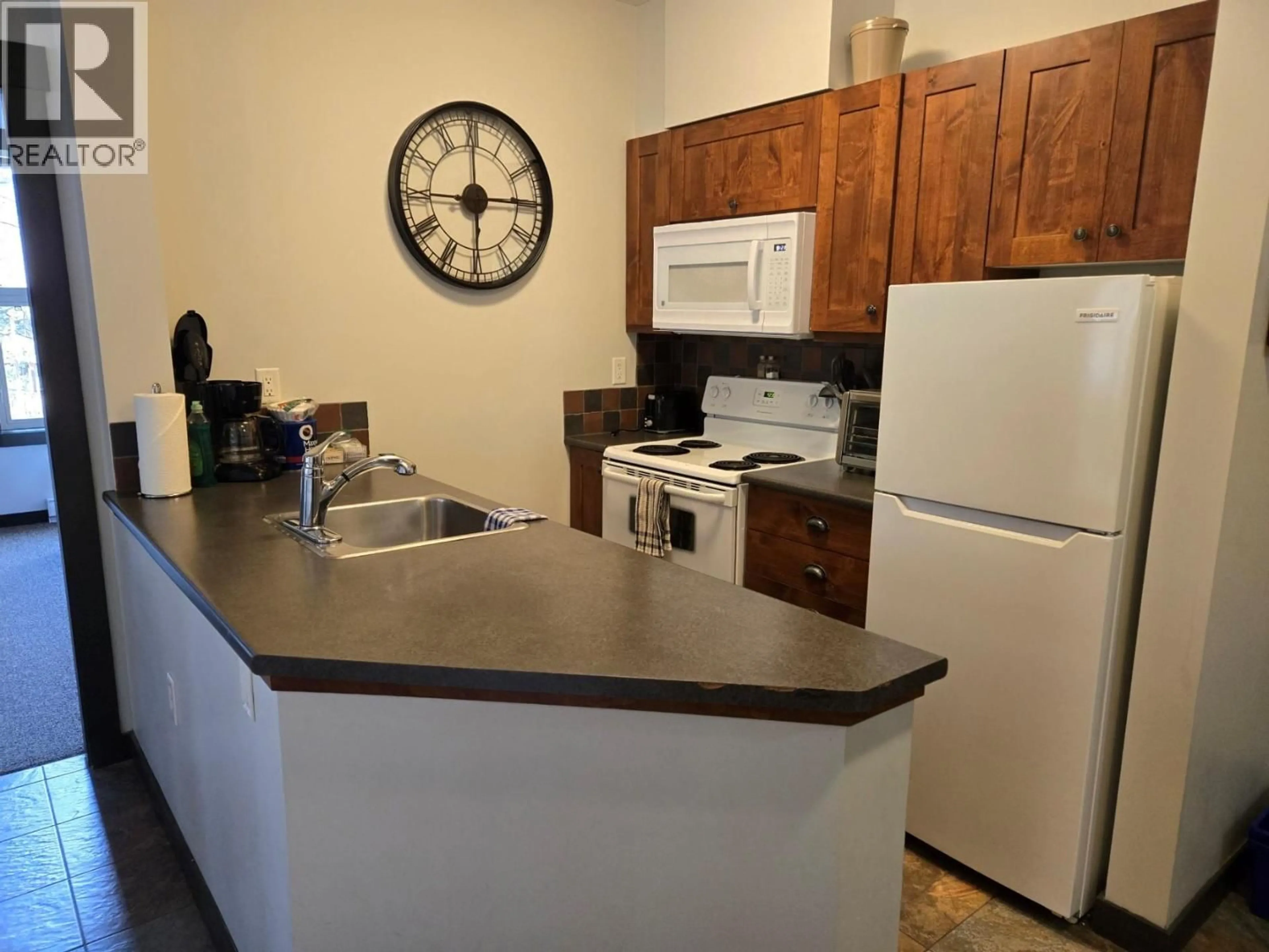 Standard kitchen, unknown for 201A - 2070 SUMMIT DRIVE, Panorama British Columbia V0A1T0