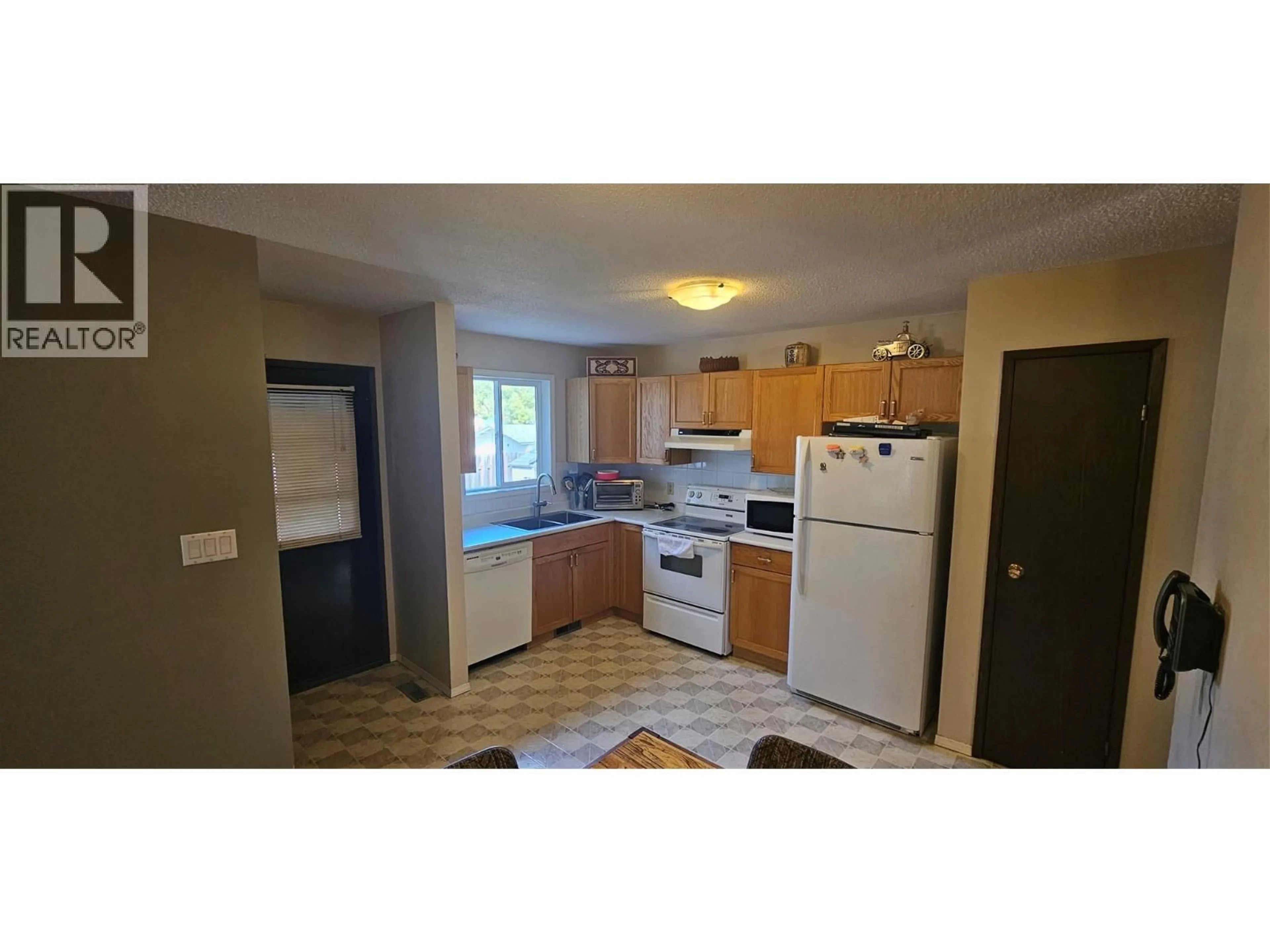 Standard kitchen, unknown for 1234 HICKORY CRESCENT, Sparwood British Columbia V0B2G2