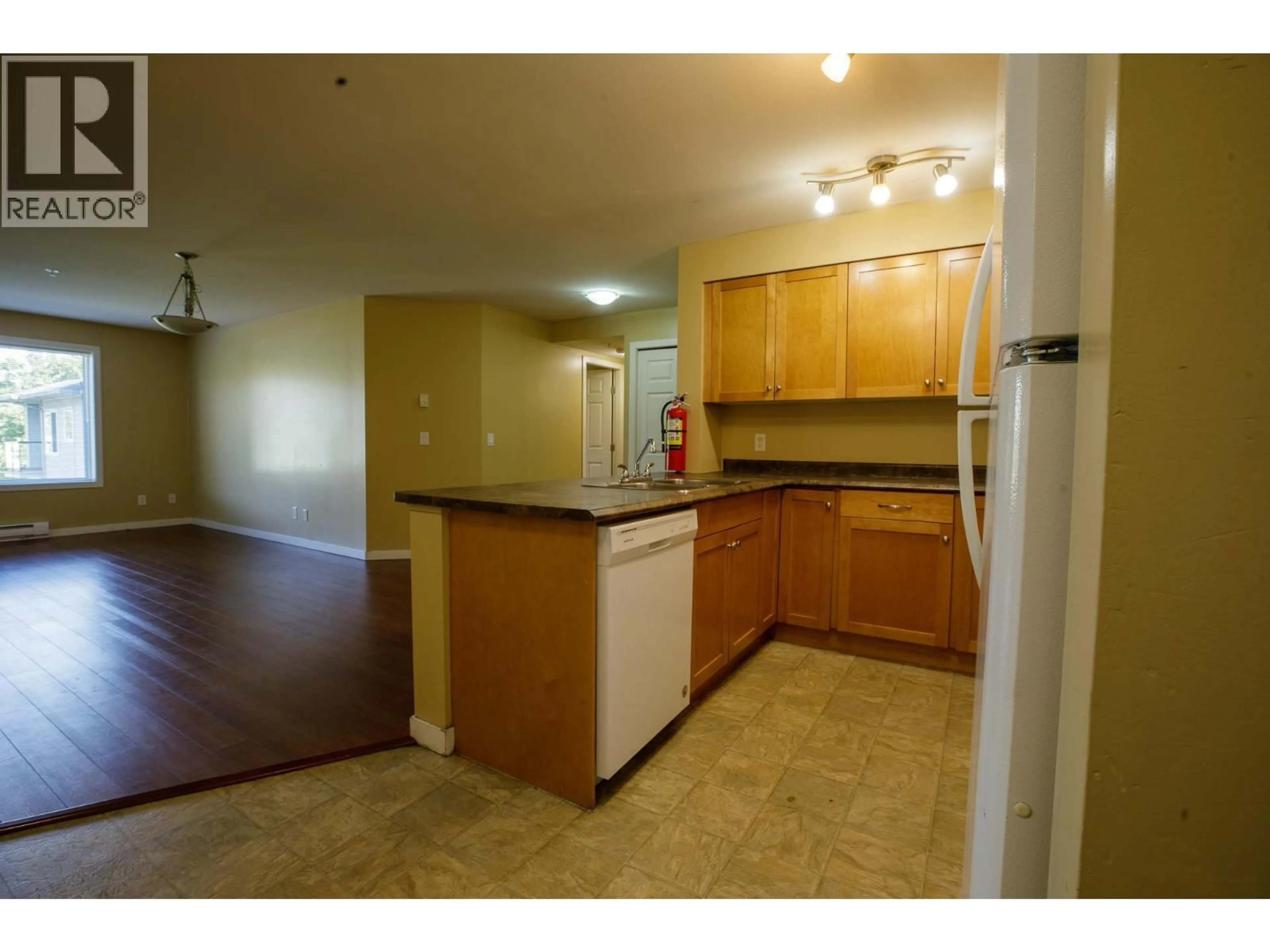 Standard kitchen, unknown for 306 - 135 ZIPRICK ROAD, Kelowna British Columbia V1X8B2