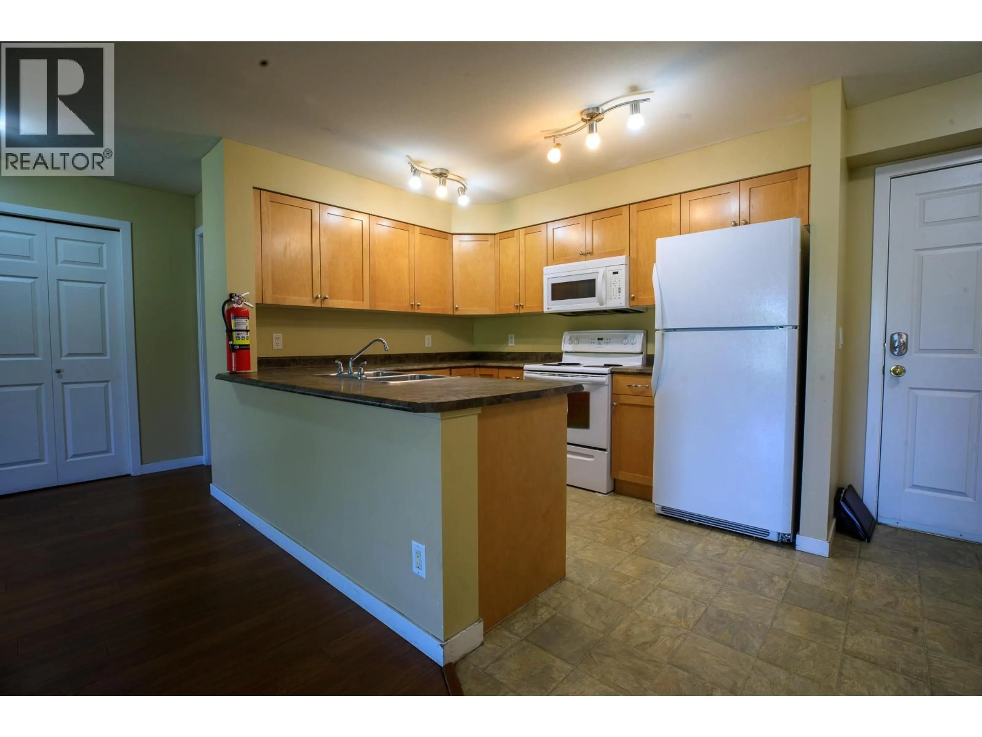 Standard kitchen, unknown for 306 - 135 ZIPRICK ROAD, Kelowna British Columbia V1X8B2