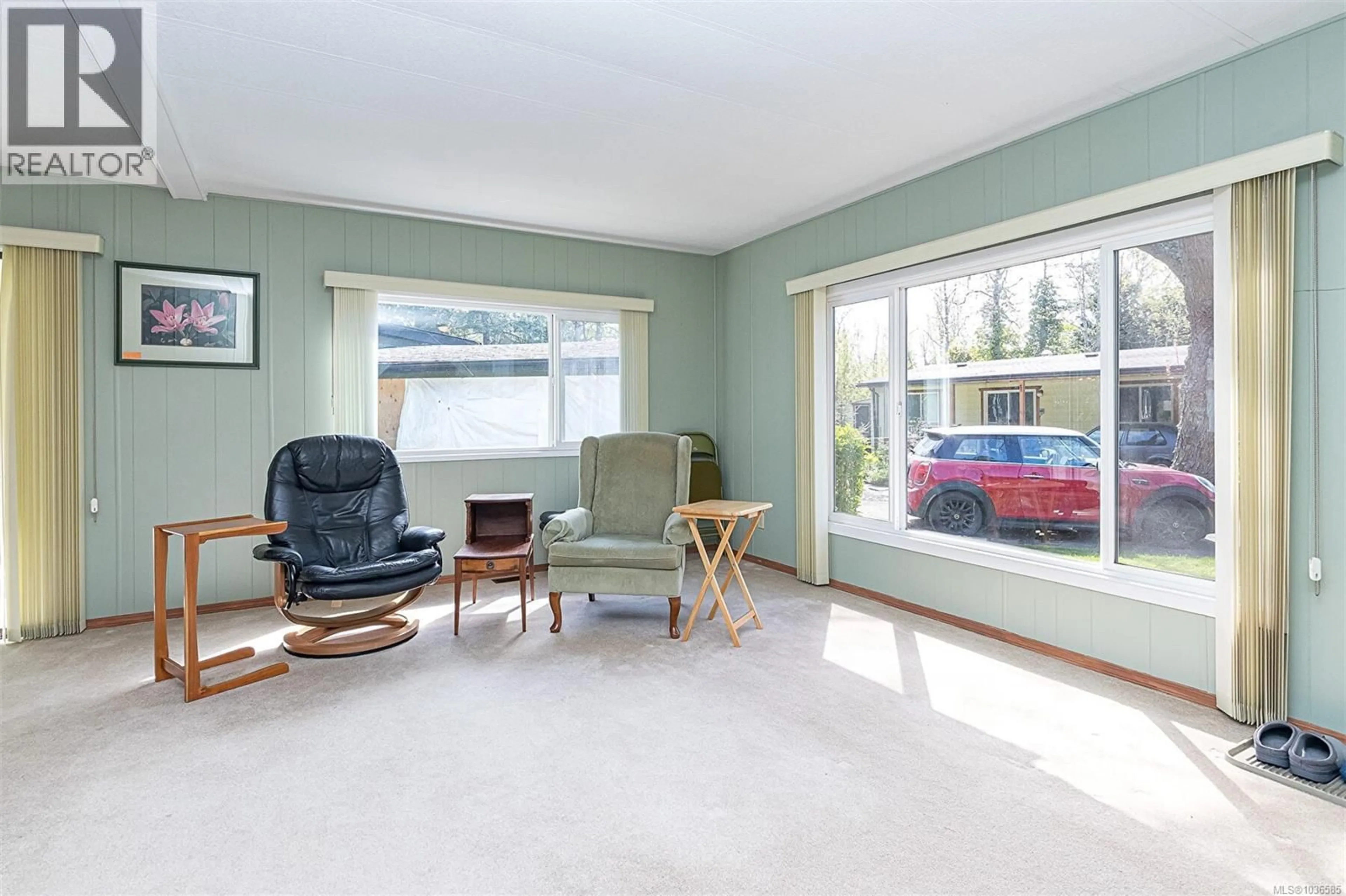 Living room with furniture, unknown for 2170 SUMMERGATE BOULEVARD, Sidney British Columbia V8L4L1