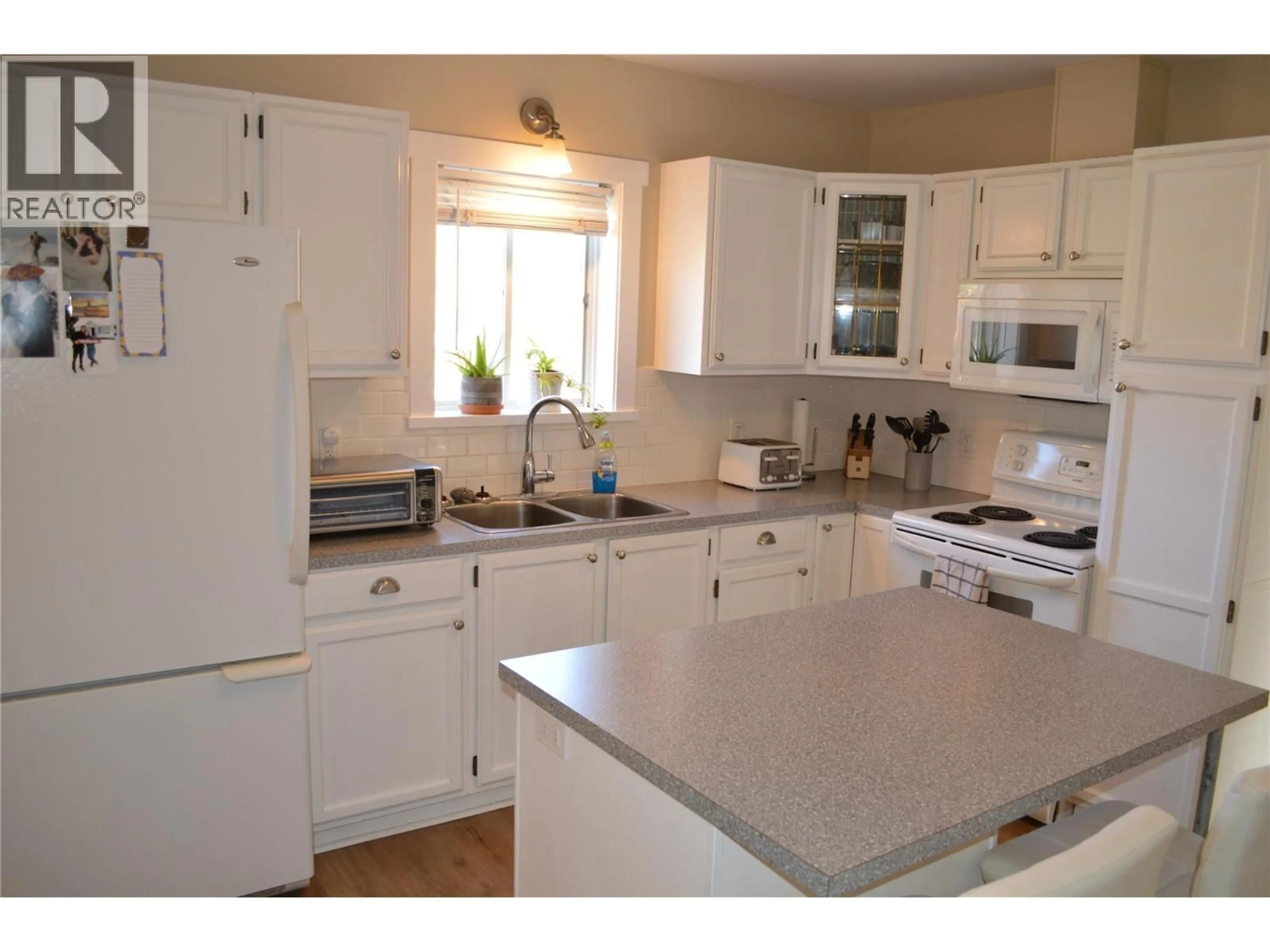 Standard kitchen, unknown for 6569 19TH STREET, Grand Forks British Columbia V0H1H0