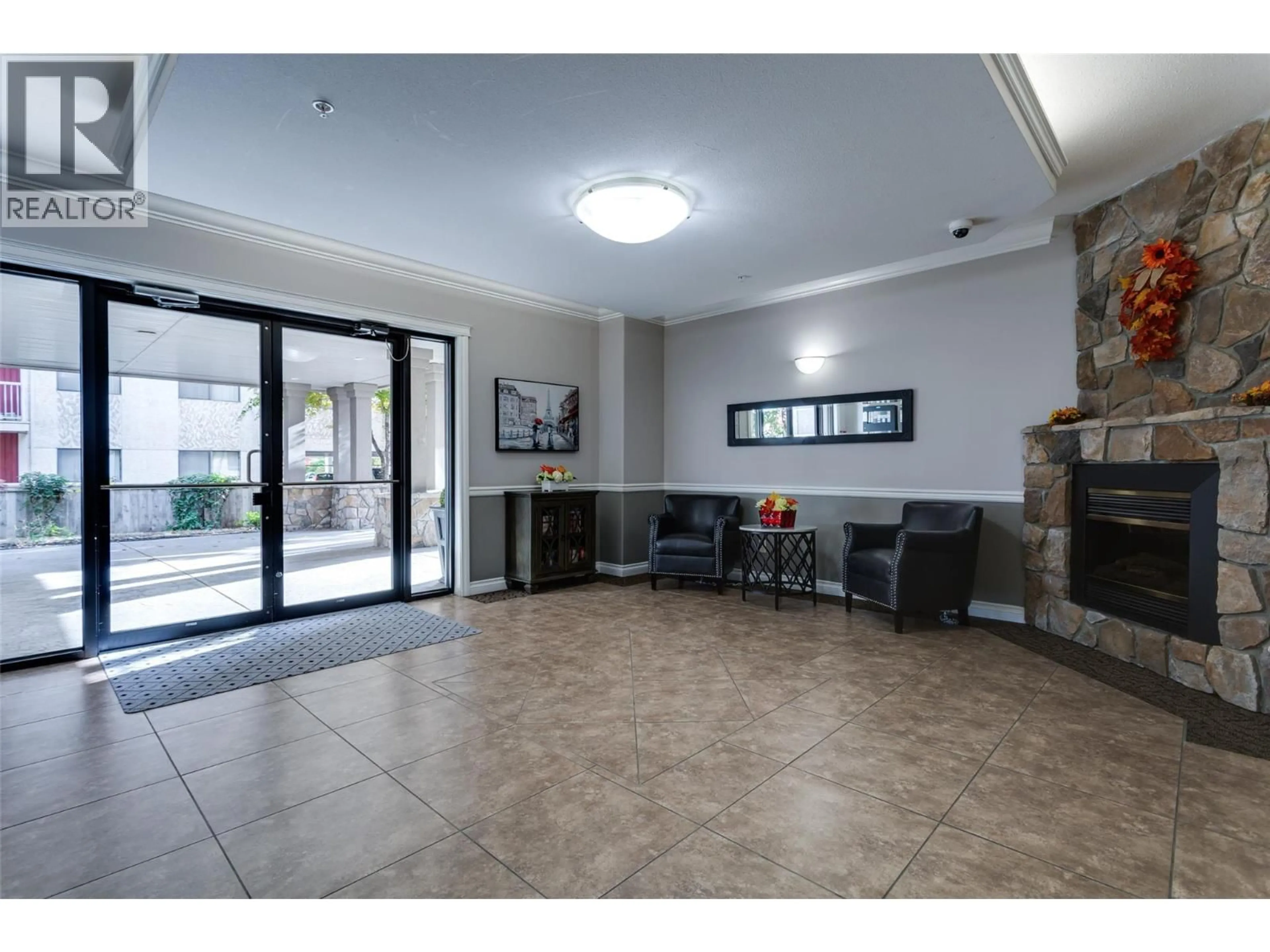 Lobby for 412 - 1007 HARVEY AVENUE, Kelowna British Columbia V1Y6E4