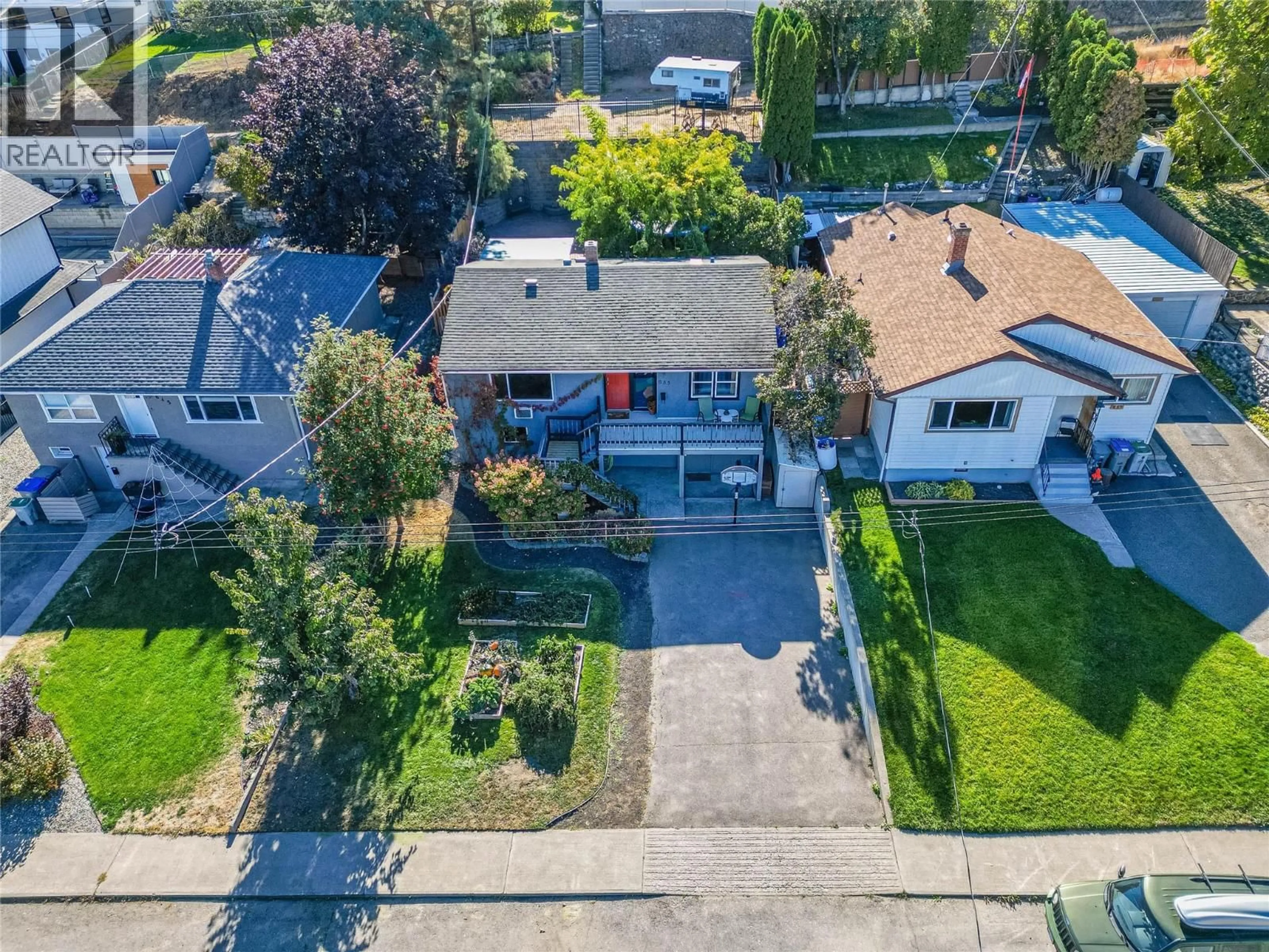 A pic from outside/outdoor area/front of a property/back of a property/a pic from drone, street for 635 DOUGLAS STREET, Kamloops British Columbia V2C2X6