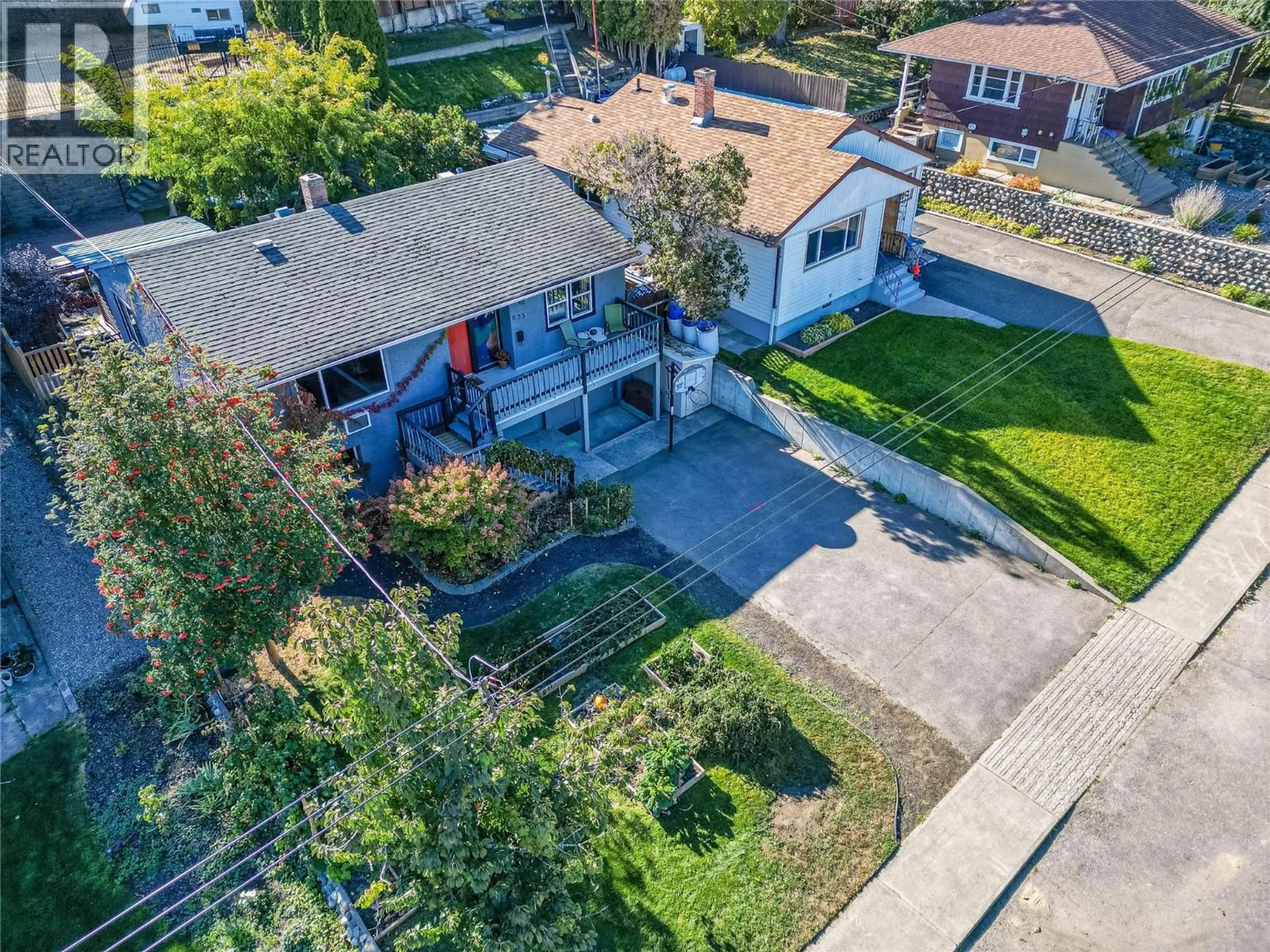A pic from outside/outdoor area/front of a property/back of a property/a pic from drone, street for 635 DOUGLAS STREET, Kamloops British Columbia V2C2X6