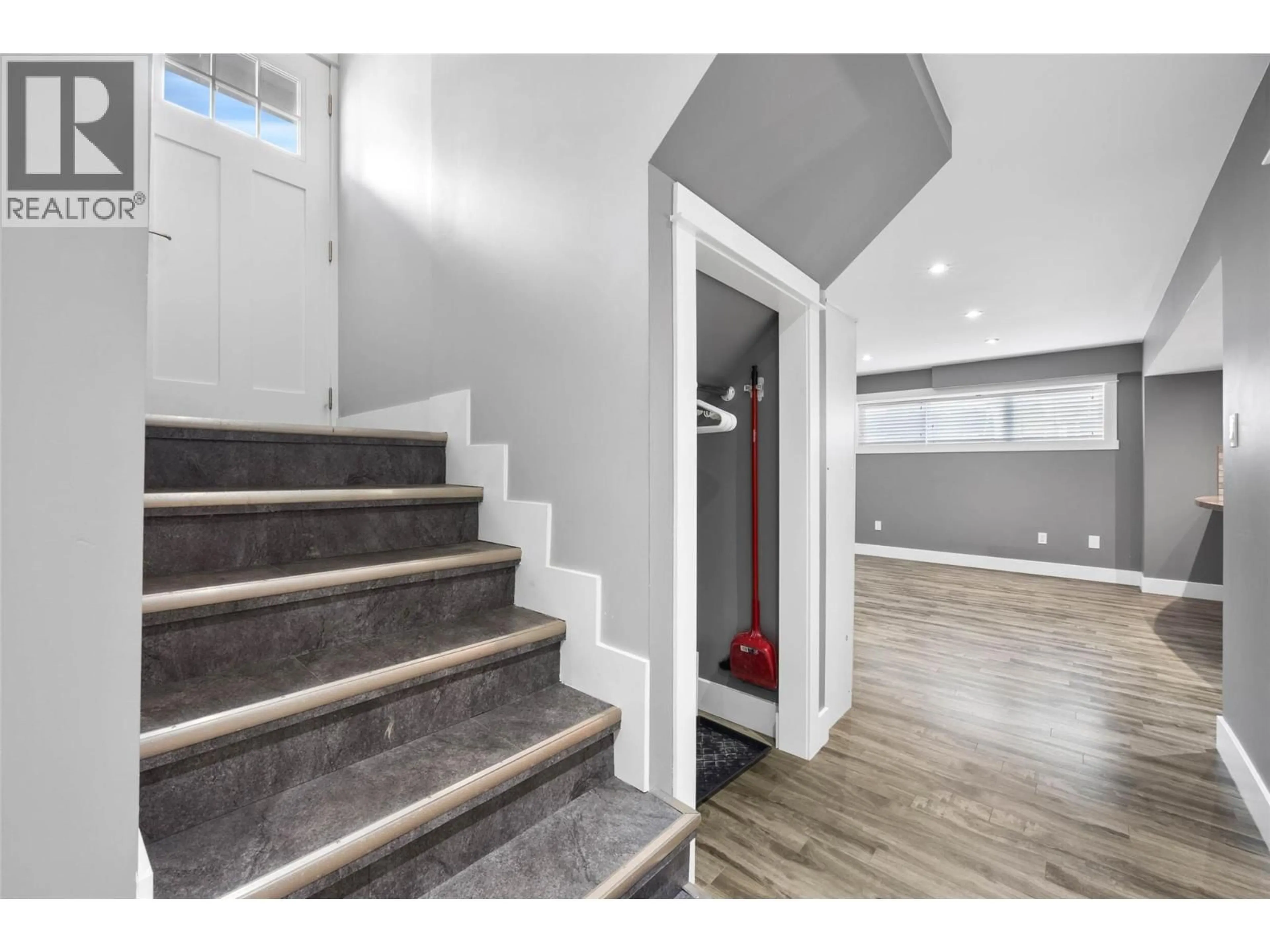 Indoor entryway for 1639 SPARTAN PLACE PLACE, Kamloops British Columbia V2B7Z3