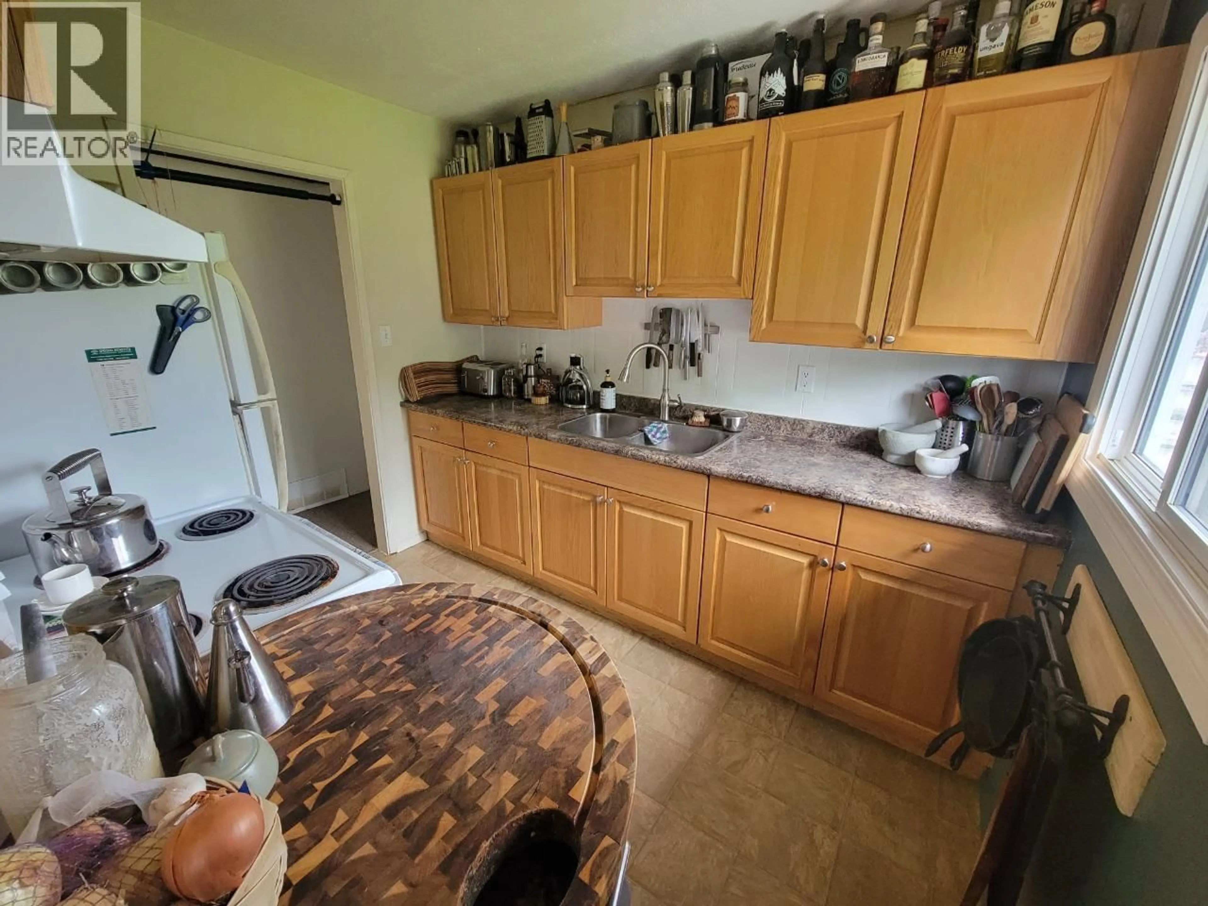 Standard kitchen, unknown for 4728 WABI CRESCENT ROAD, Chetwynd British Columbia V0C1J0
