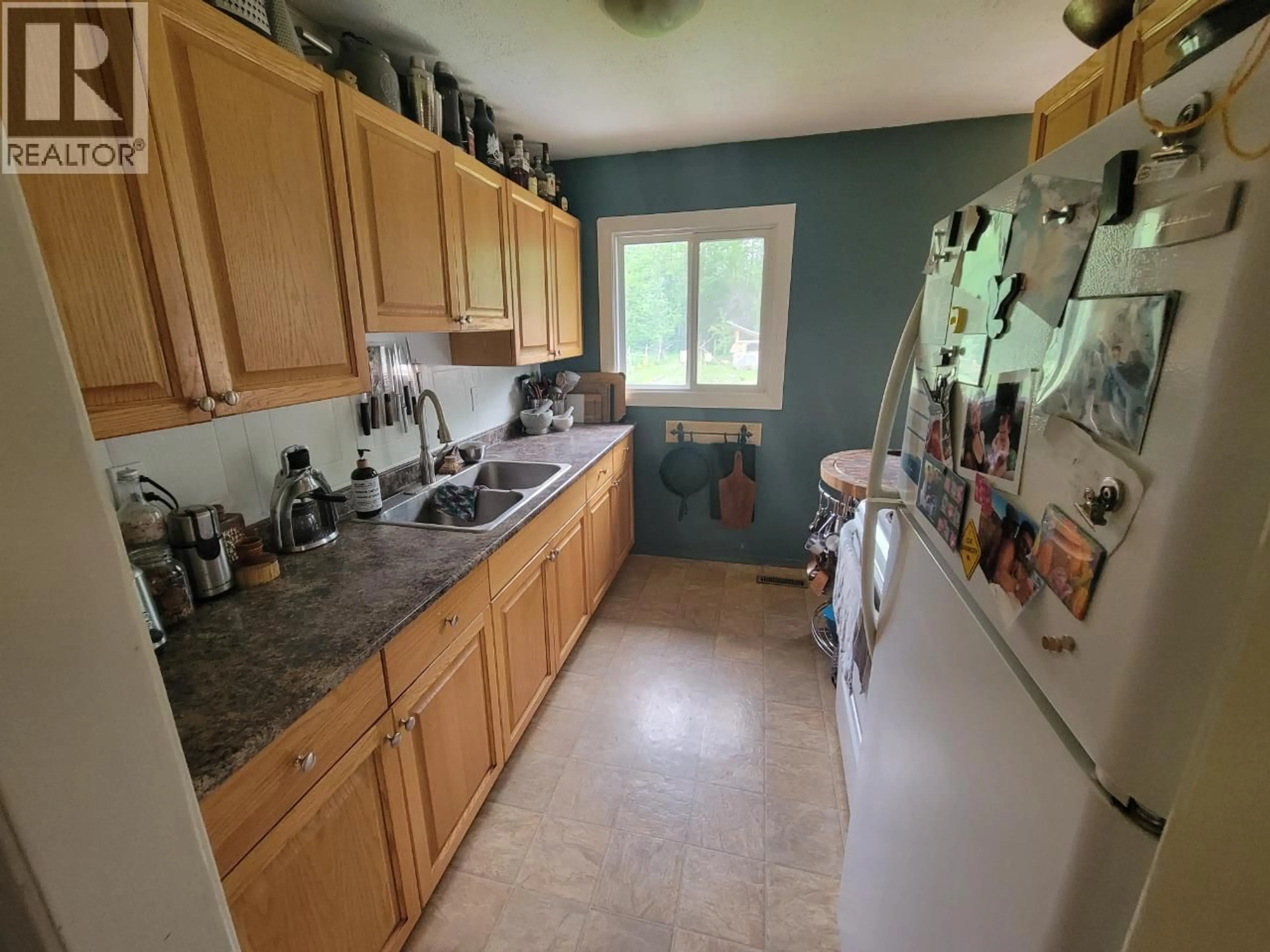 Standard kitchen, unknown for 4728 WABI CRESCENT ROAD, Chetwynd British Columbia V0C1J0
