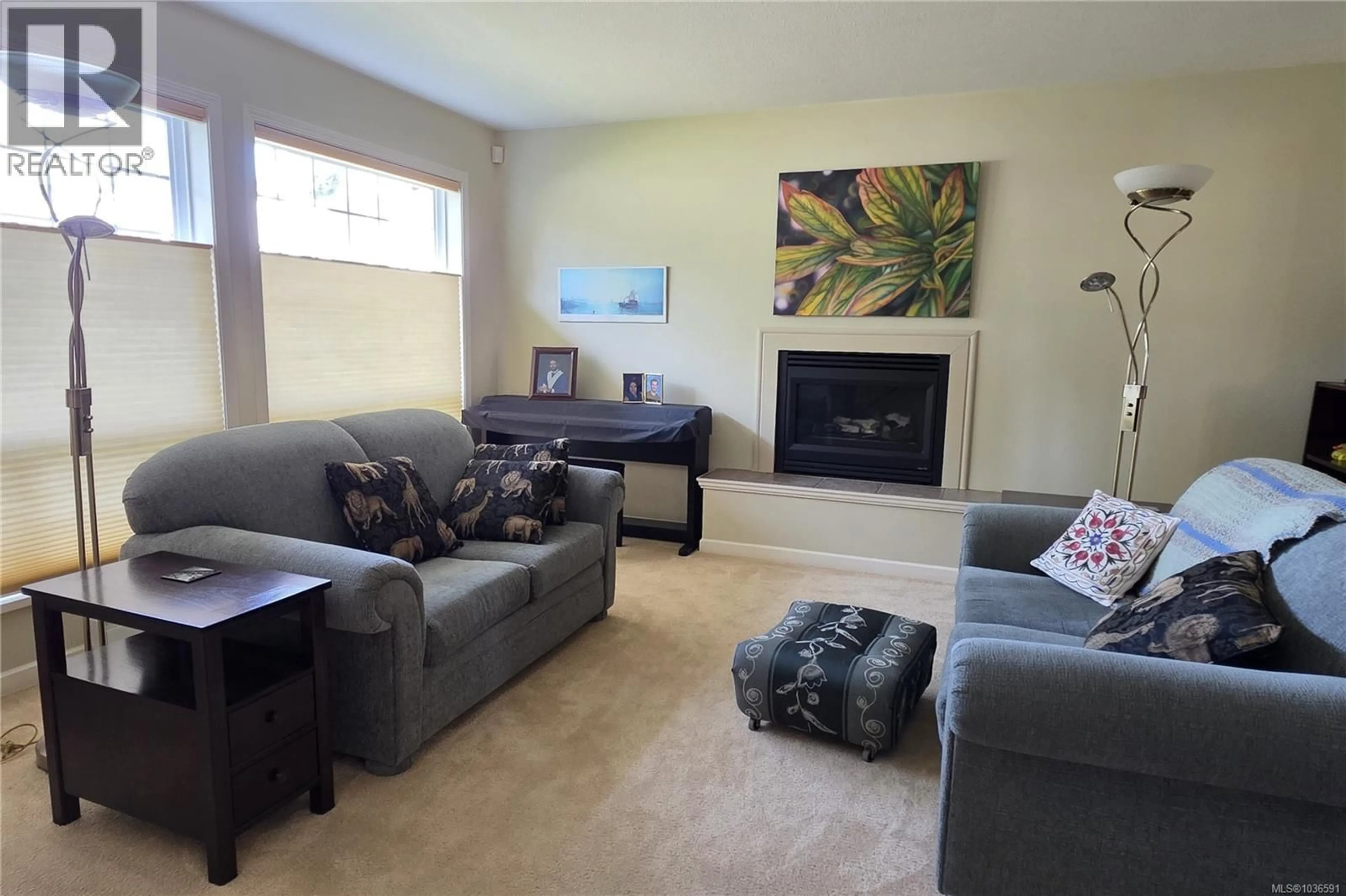 Living room with furniture, unknown for 475 CATHERINE PLACE, Campbell River British Columbia V9W6S2