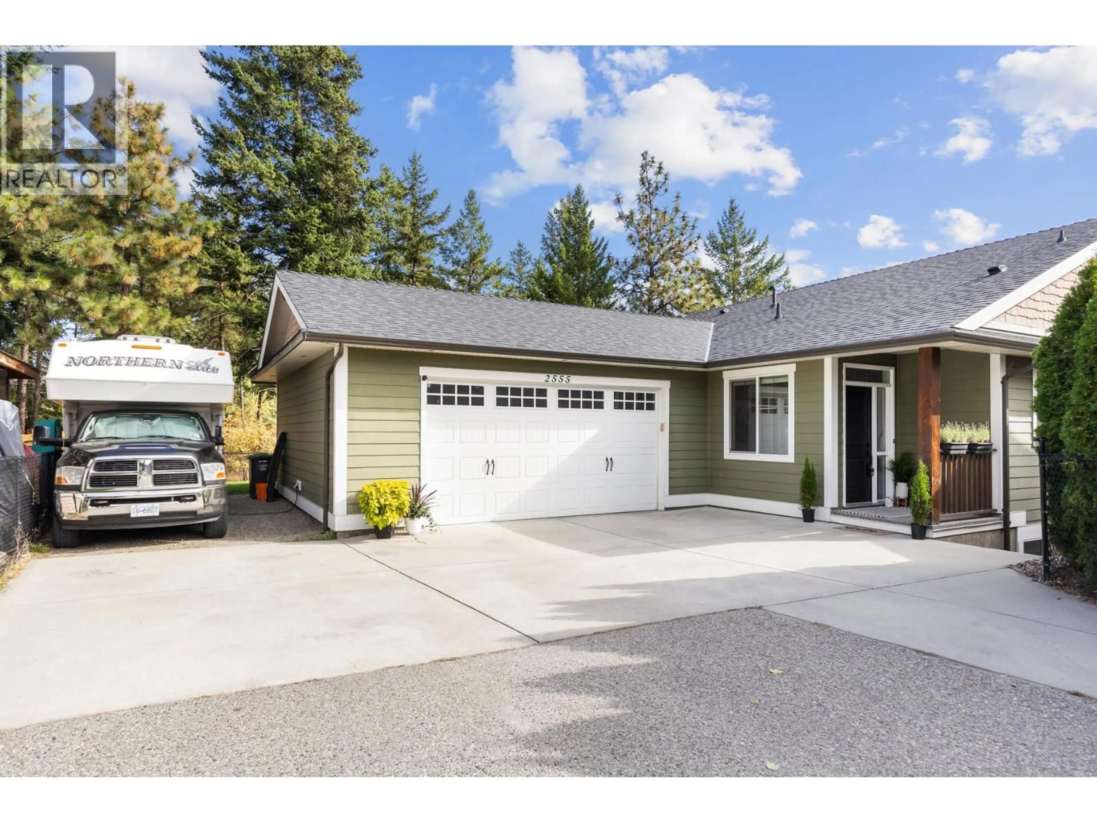 Indoor garage for 2555 TALLUS RIDGE DRIVE, West Kelowna British Columbia V4T3A6