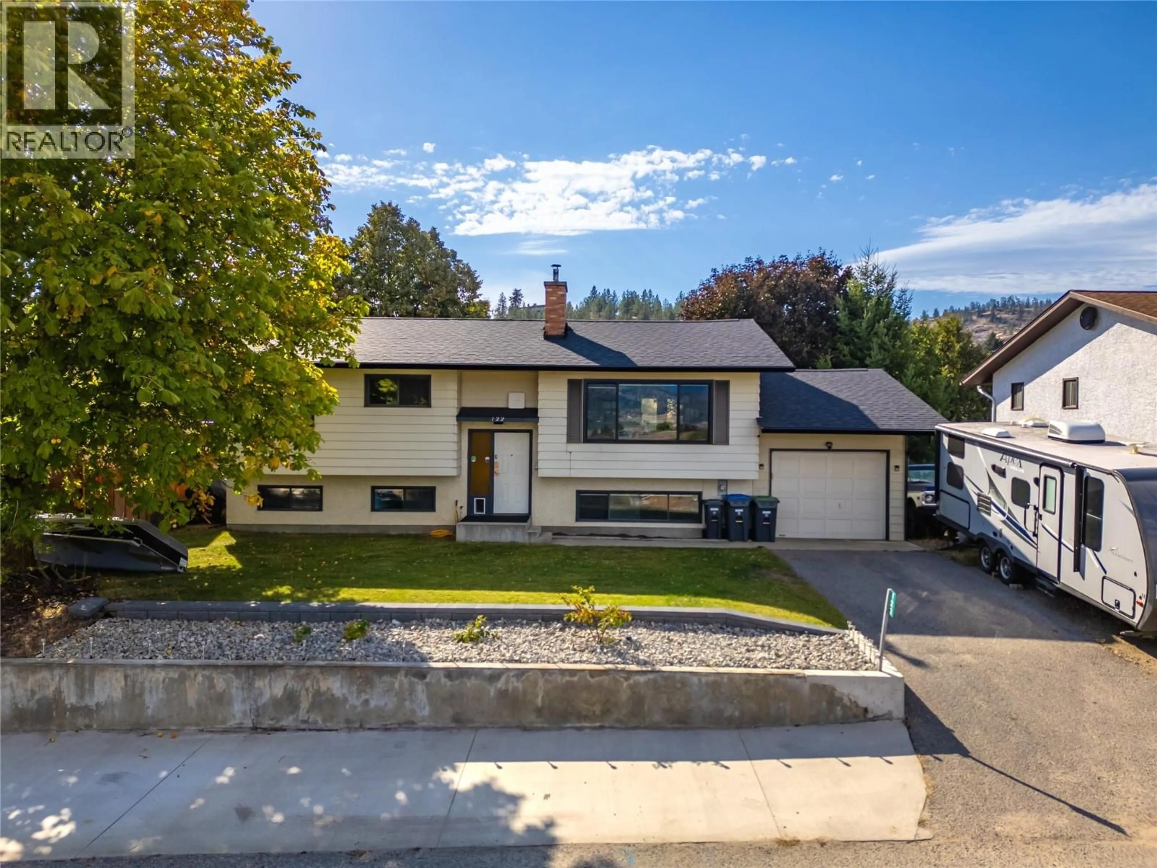 A pic from outside/outdoor area/front of a property/back of a property/a pic from drone, street for 122 ARLAYNE ROAD, Kaleden British Columbia V0H1K0