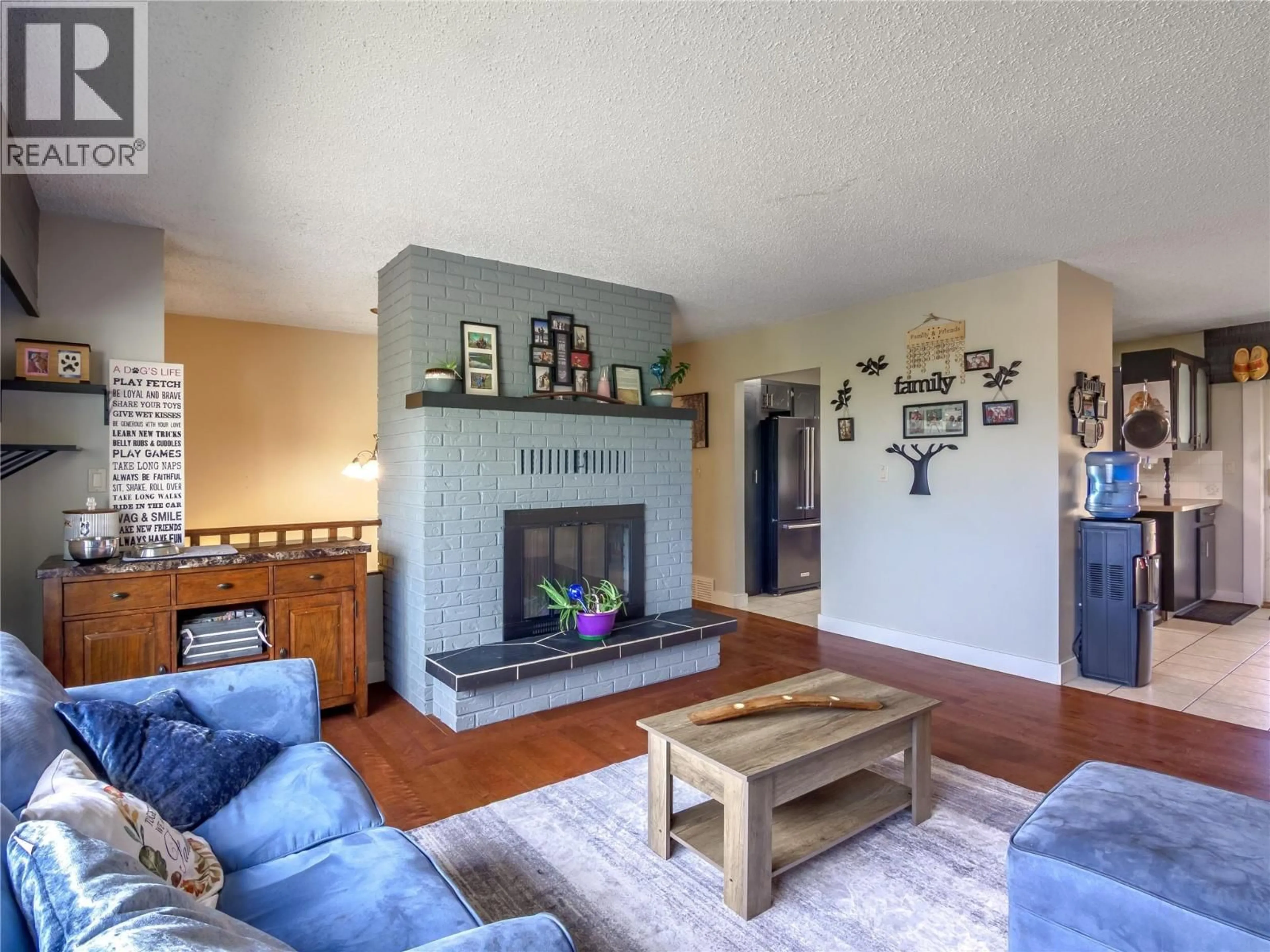 Living room with furniture, unknown for 122 ARLAYNE ROAD, Kaleden British Columbia V0H1K0