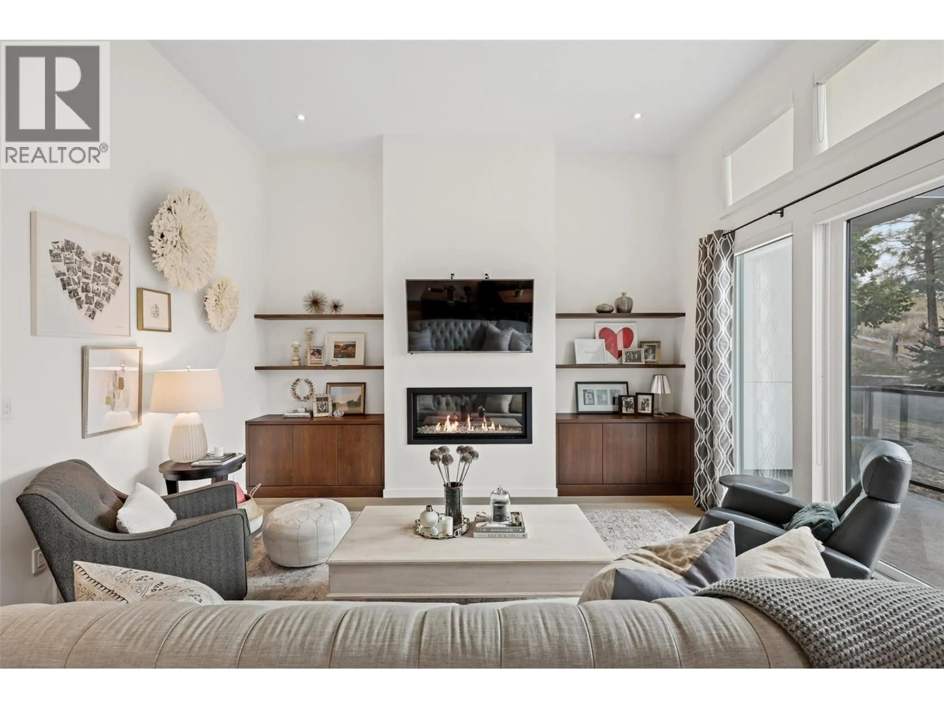 Living room with furniture, unknown for 18 - 1395 PRAIRIE ROSE DRIVE, Kamloops British Columbia V2E0B9