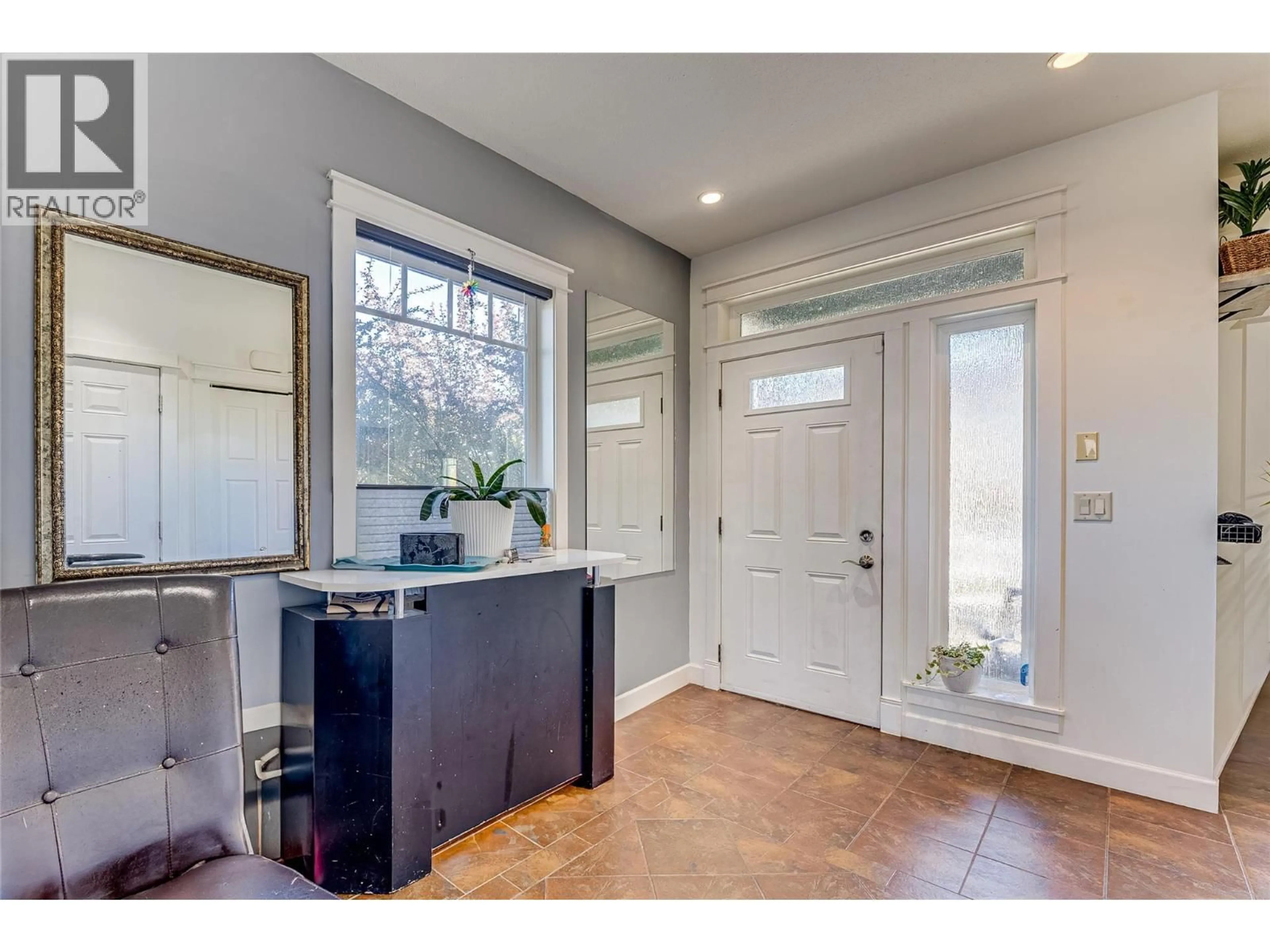Indoor entryway for 2485 HORNBY TERRACE, Armstrong British Columbia V0E1B2