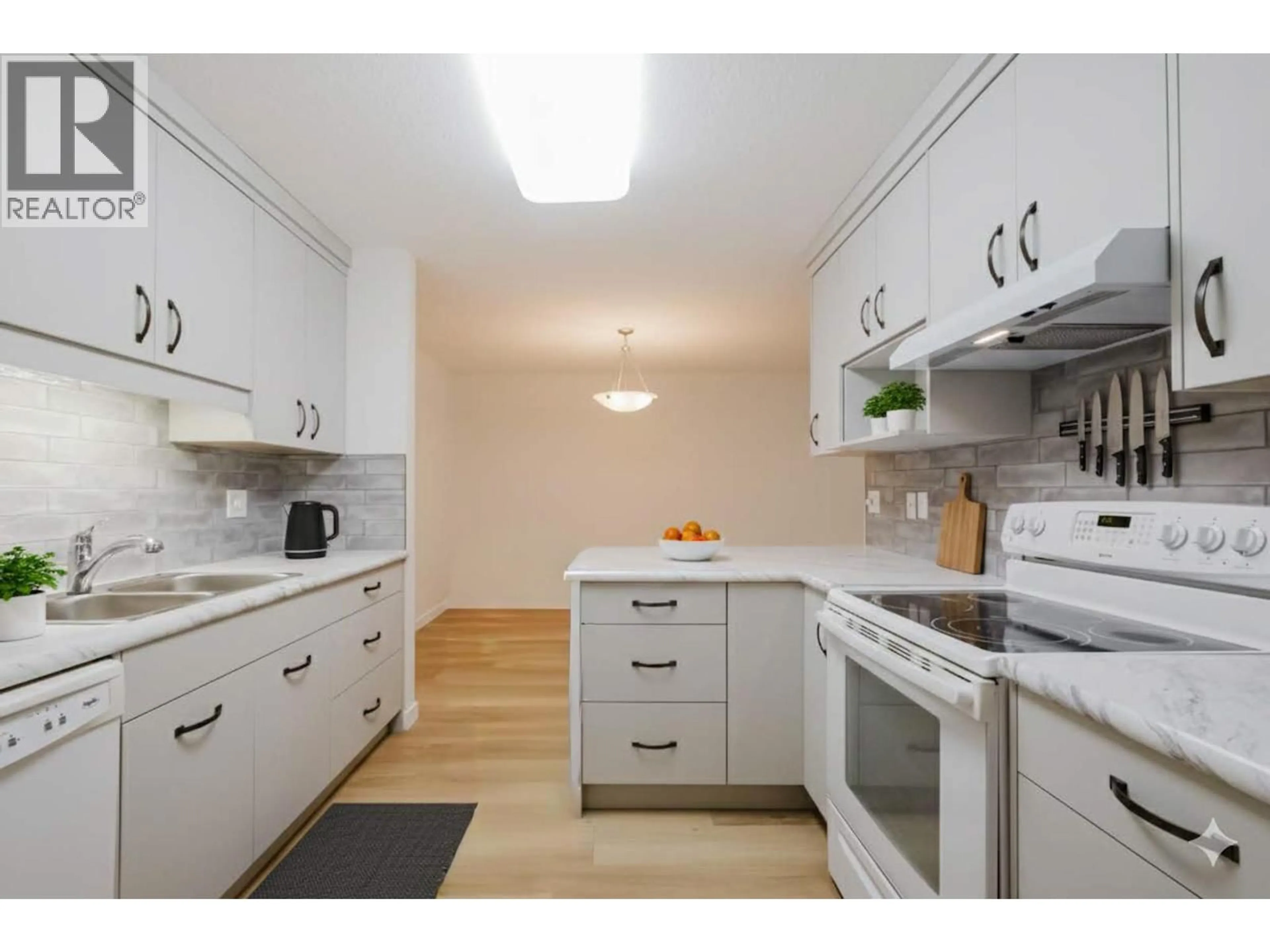 Standard kitchen, unknown for 104 - 262 KINNEY AVENUE, Penticton British Columbia V2A3N9