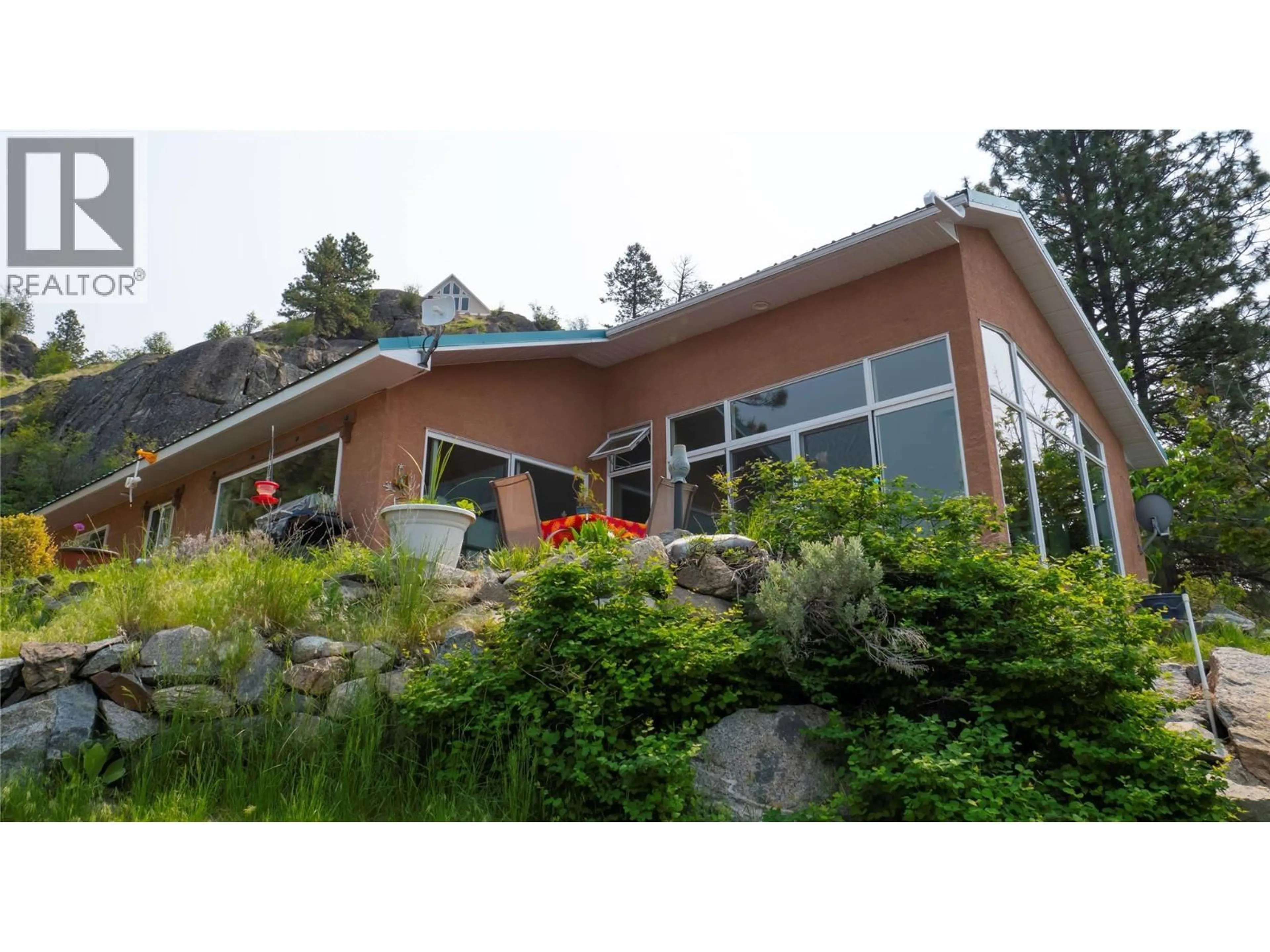 Home with vinyl exterior material, unknown for 1200 HWY 3 OTHER, Osoyoos British Columbia V0H1V6