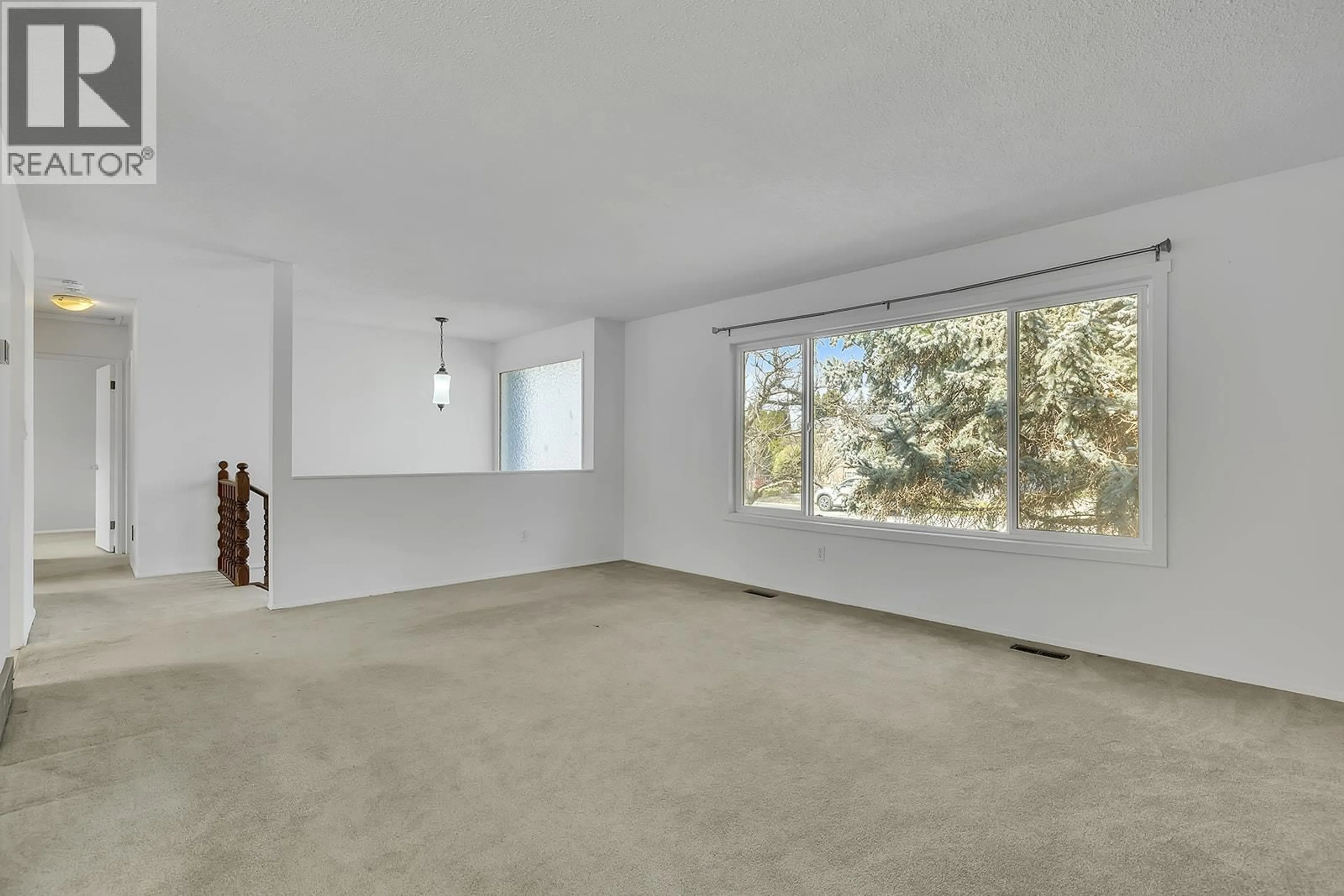 A pic of a room for 811 TAMARACK DRIVE, Kelowna British Columbia V1X1E3
