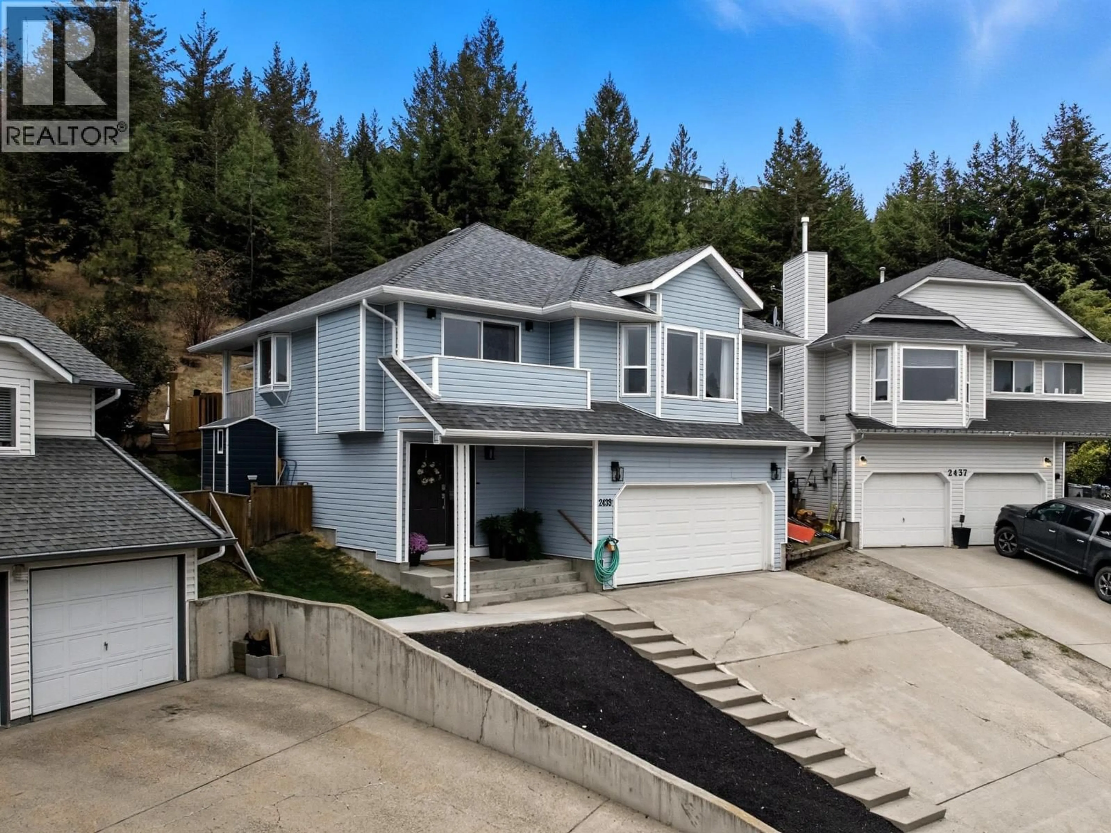 A pic from outside/outdoor area/front of a property/back of a property/a pic from drone, street for 2439 DRUMMOND COURT, Kamloops British Columbia V1S1T9