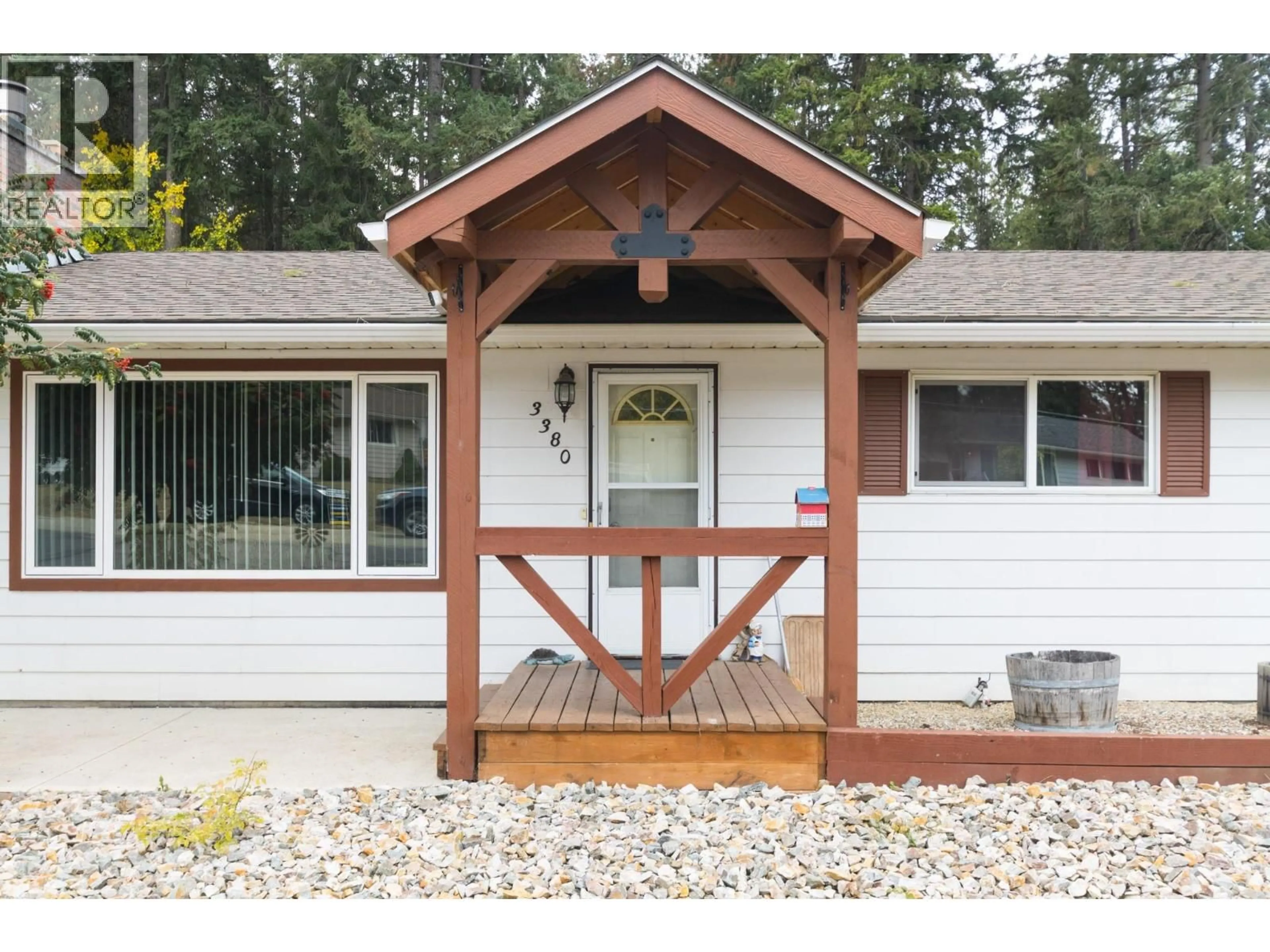 Home with vinyl exterior material, unknown for 3380 28 AVENUE NORTHEAST, Salmon Arm British Columbia V1E3G1