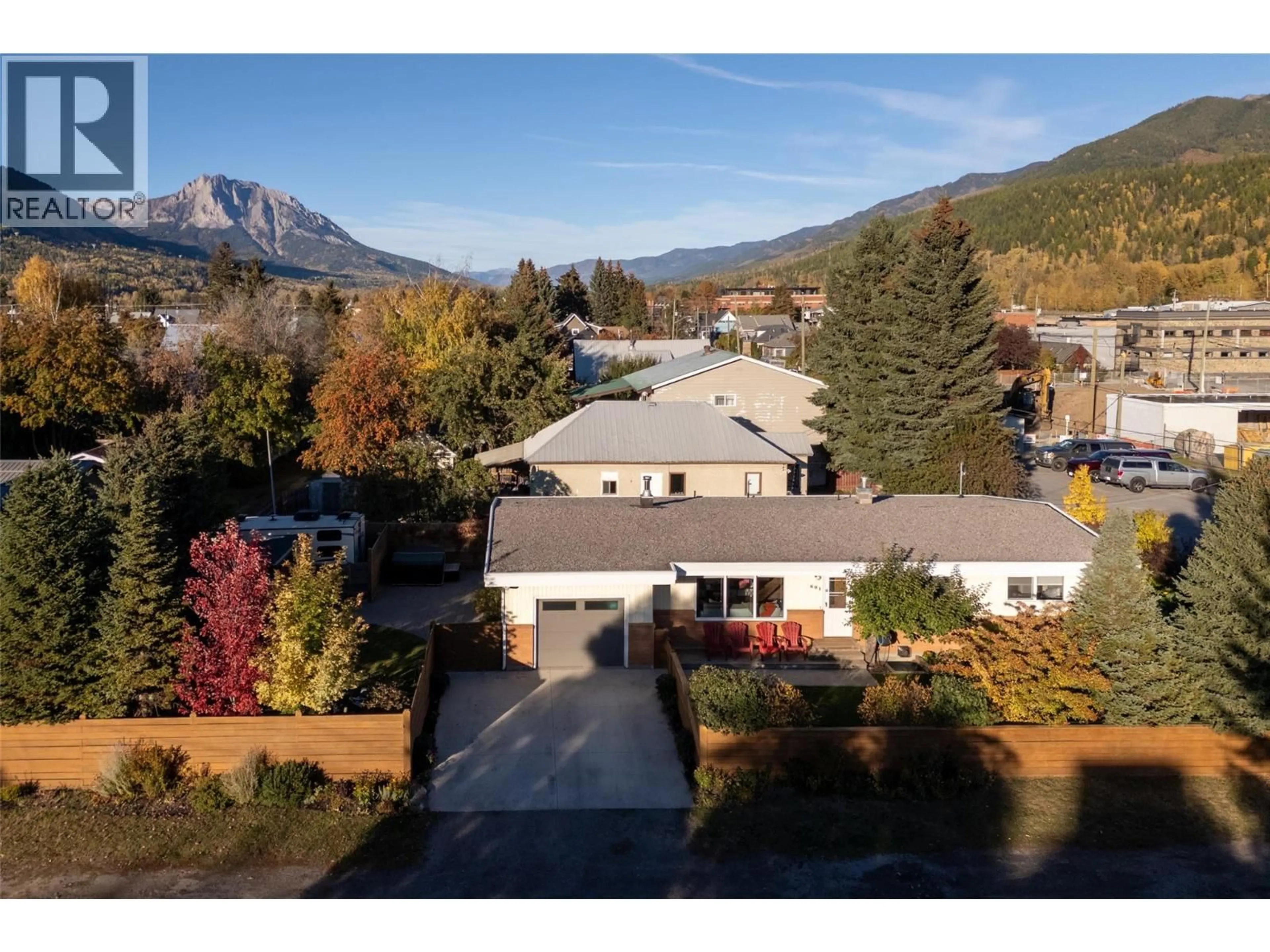 A pic from outside/outdoor area/front of a property/back of a property/a pic from drone, mountain view for 601 3RD AVENUE, Fernie British Columbia V0B1M0