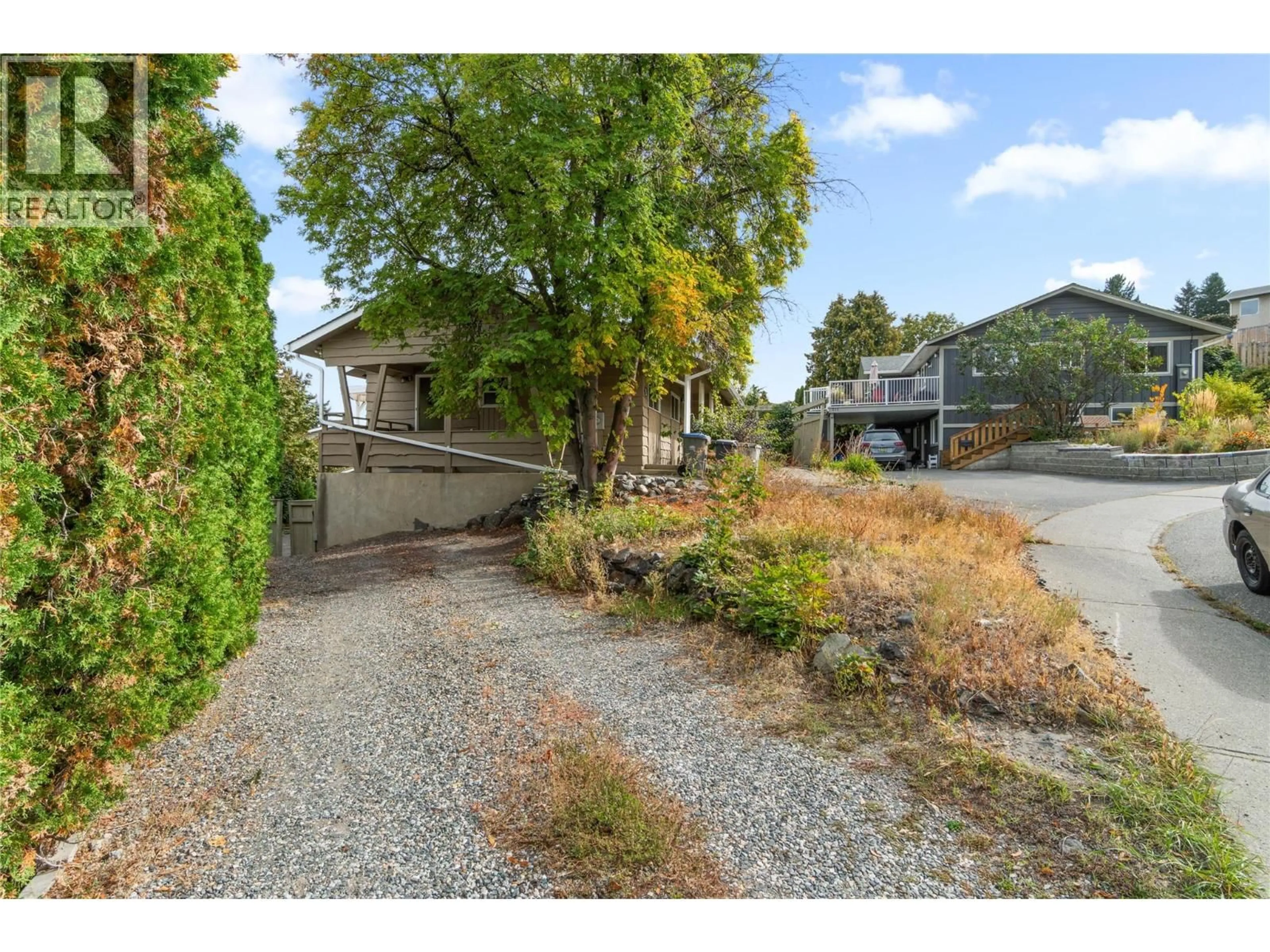 A pic from outside/outdoor area/front of a property/back of a property/a pic from drone, street for 209 BESTWICK E COURT, Kamloops British Columbia V2C1R9