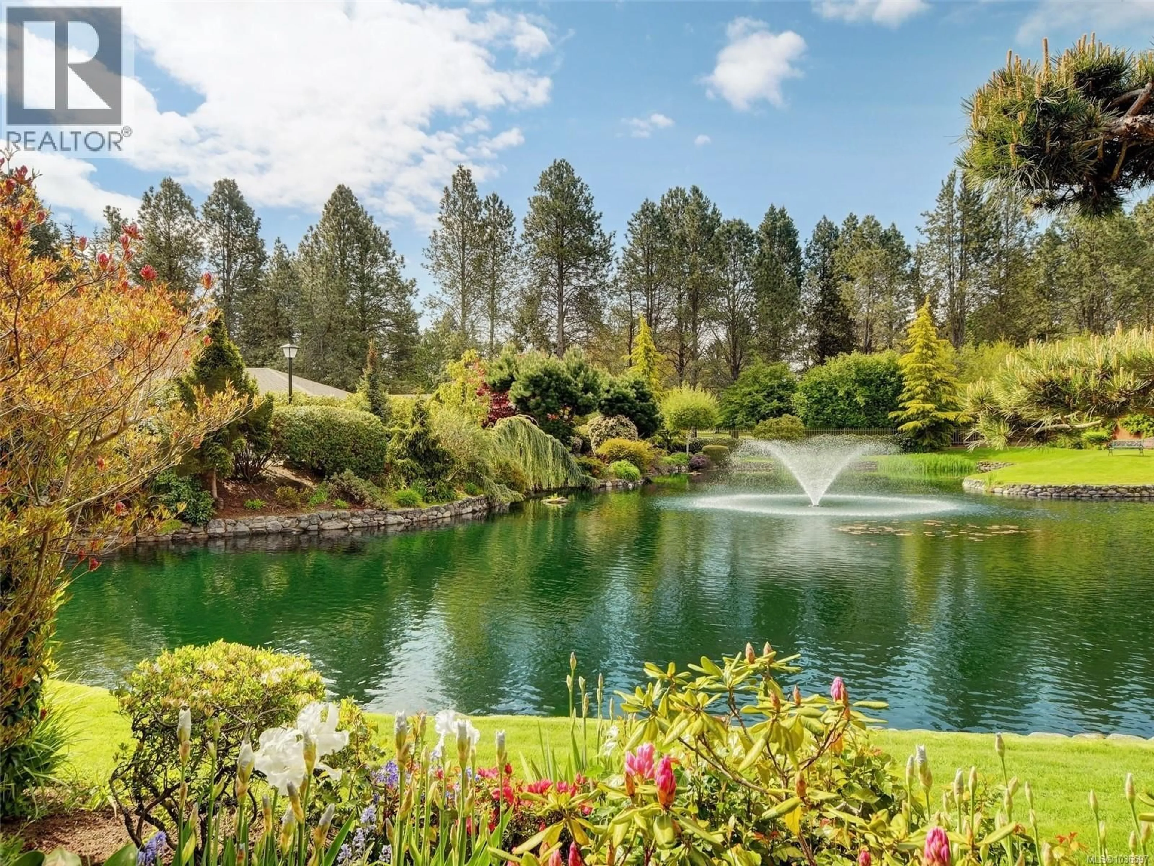Unknown for 125 - 2345 CEDAR HILL CROSS ROAD, Oak Bay British Columbia V8P5M8