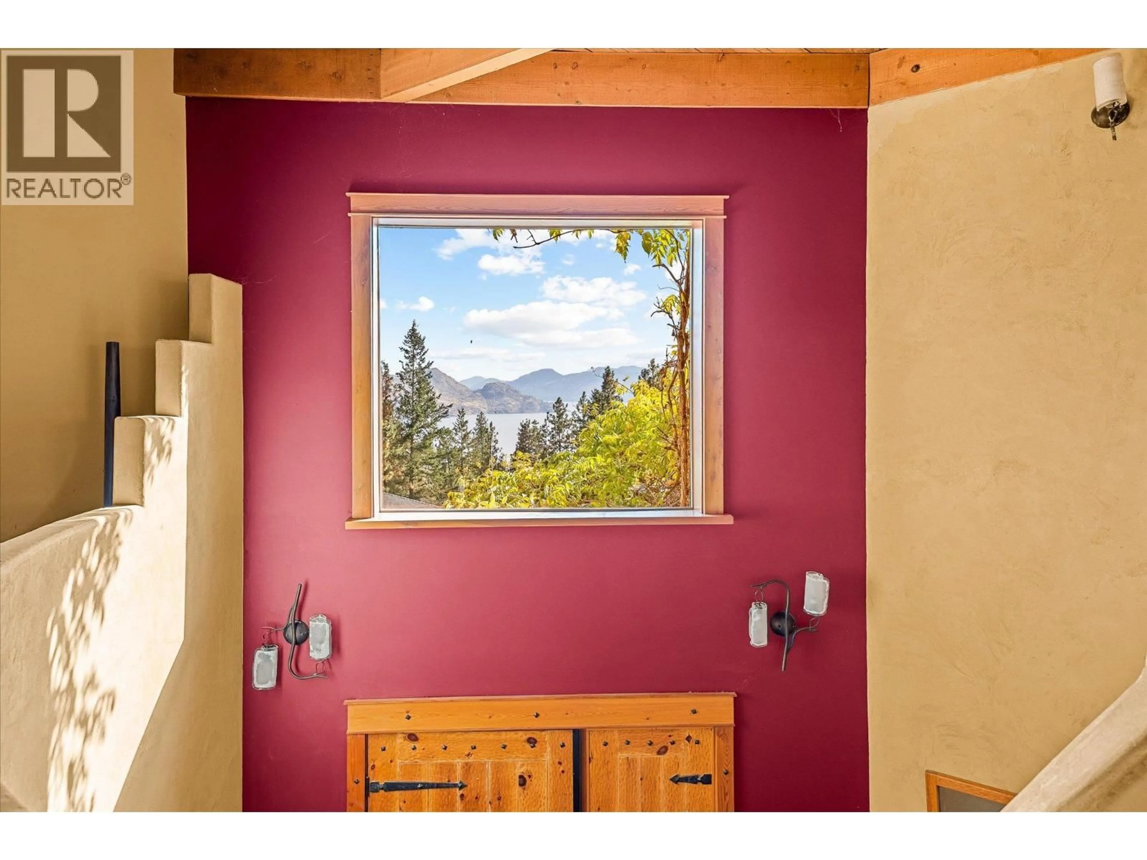 Indoor entryway for 4610 PONDEROSA DRIVE, Peachland British Columbia V0H1X5