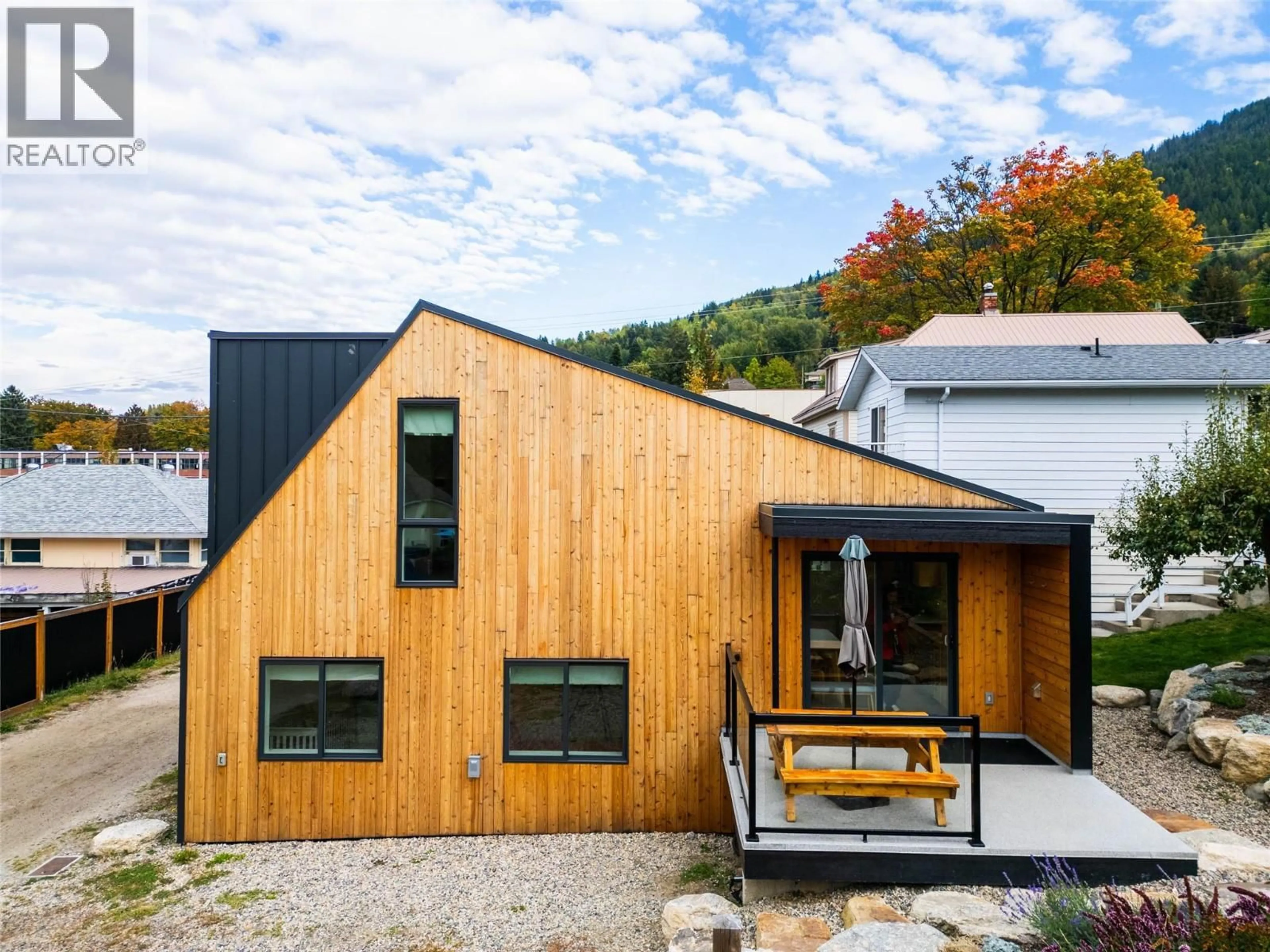 Home with vinyl exterior material, mountain view for 519 ROBSON STREET, Nelson British Columbia V1L5A6