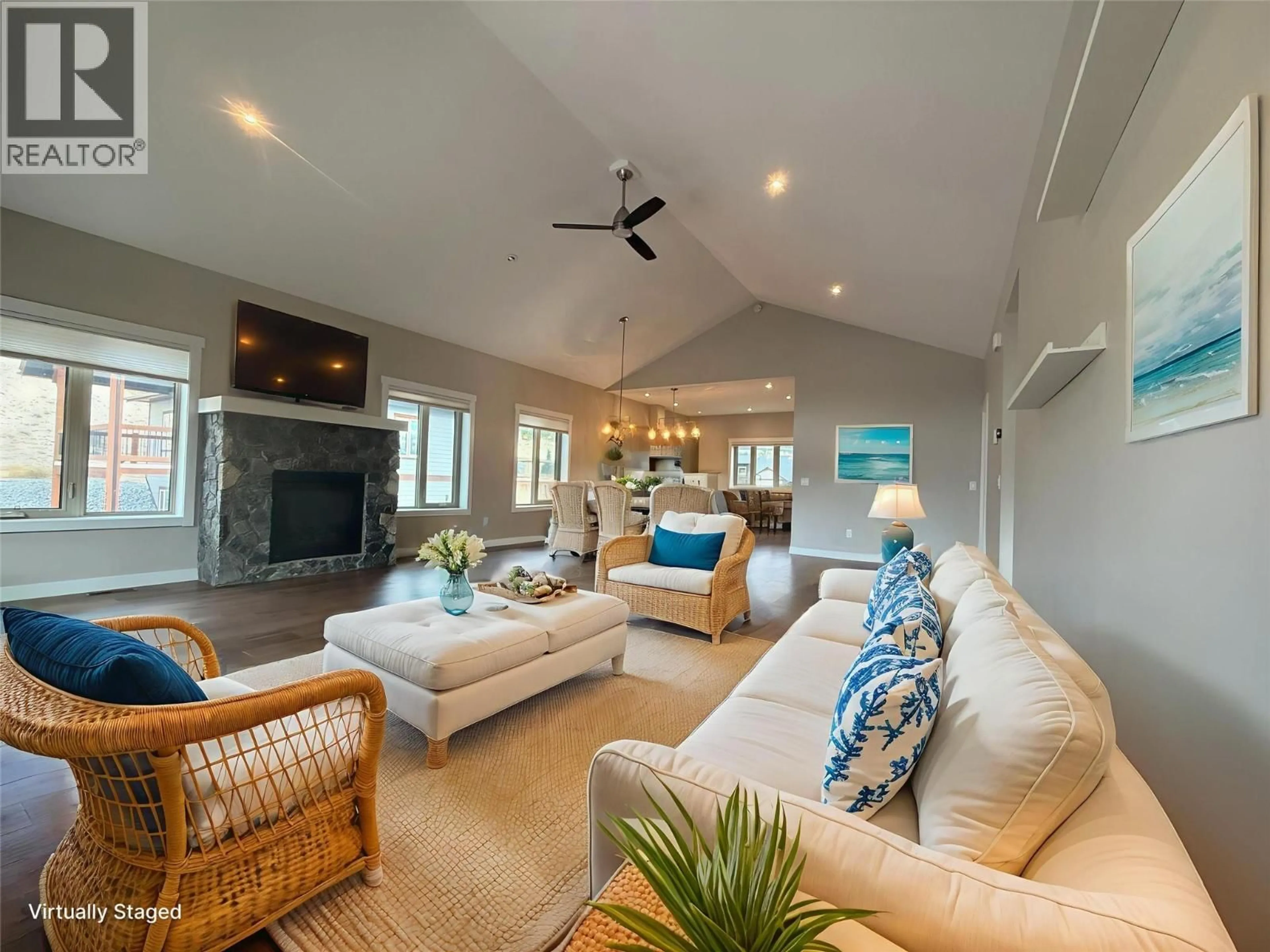 Living room with furniture, unknown for 974 SWANSEA VIEW ROAD, Windermere British Columbia V0B2L0