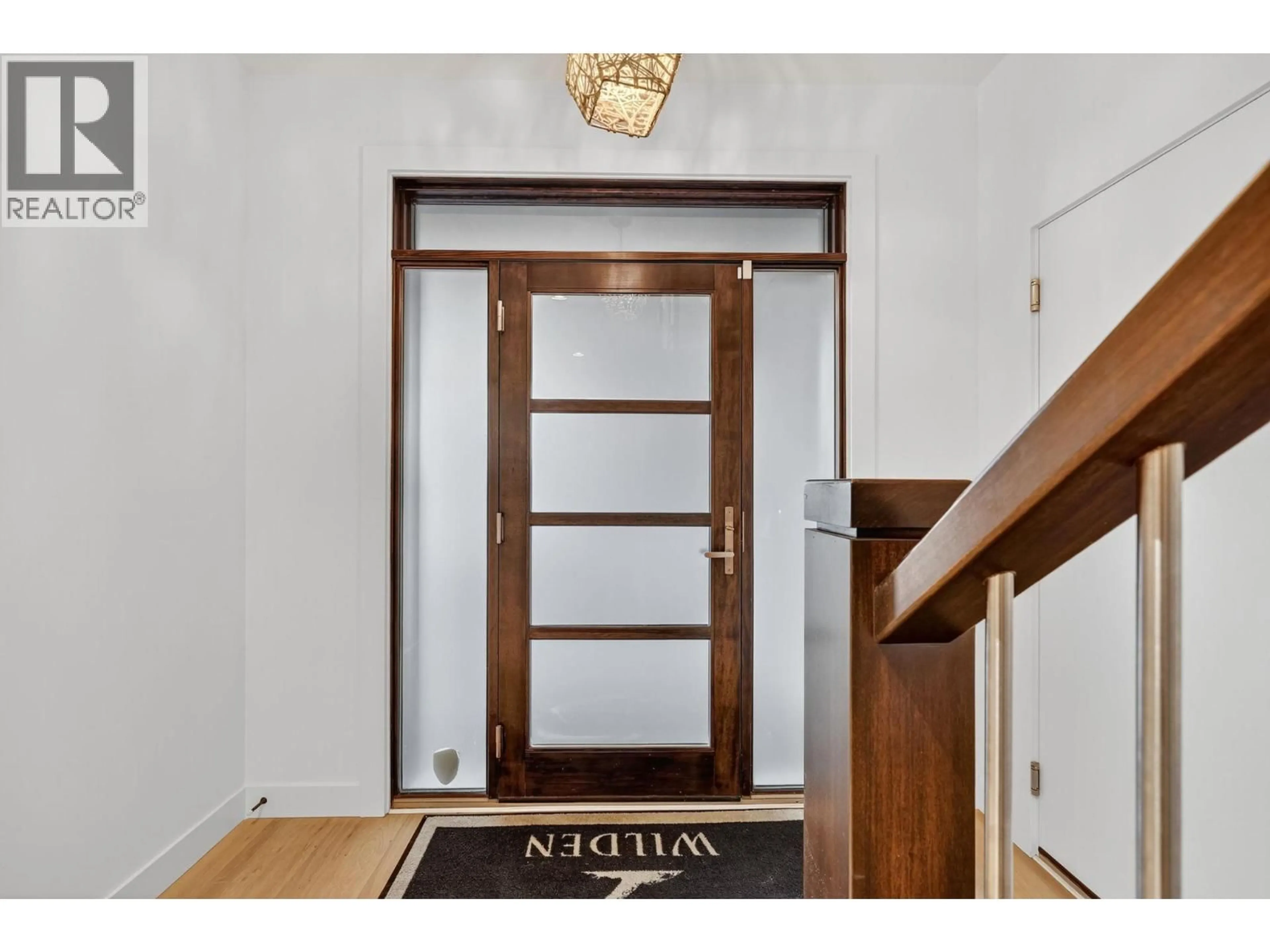 Indoor entryway for 135 ECHO RIDGE DRIVE, Kelowna British Columbia V1V0C9